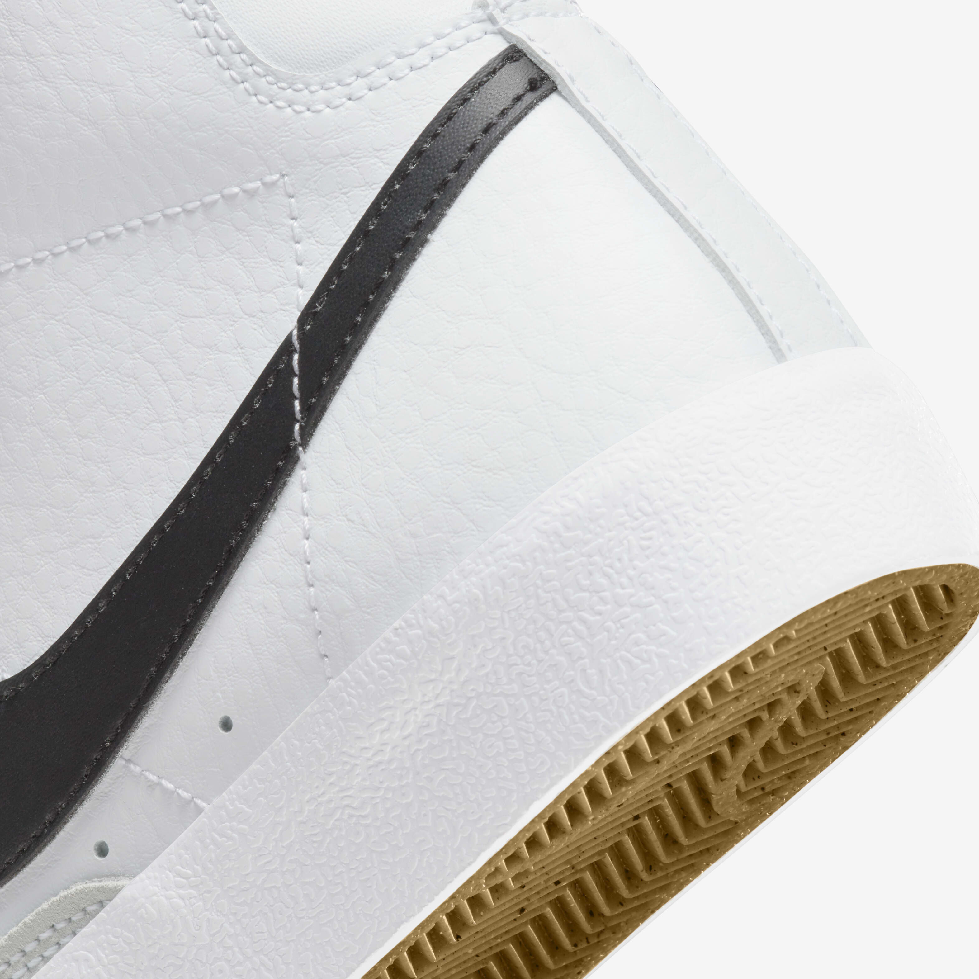 Buy Nike Blazer Mid 77 Older Kids Shoes Nike Kuwait Official