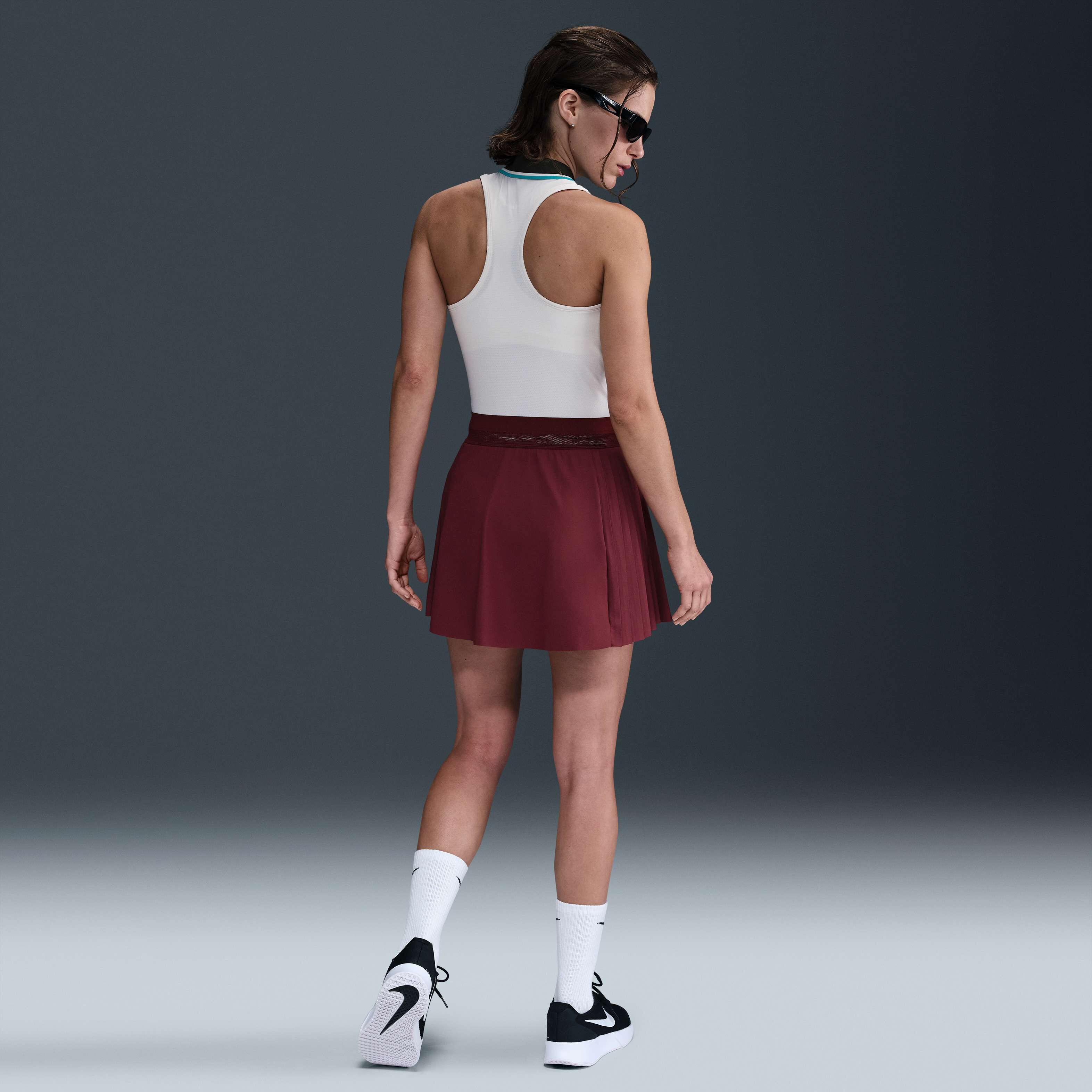 نايكي كورت سلام image number 4