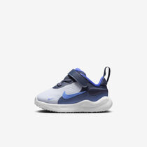 Nike Revolution 7