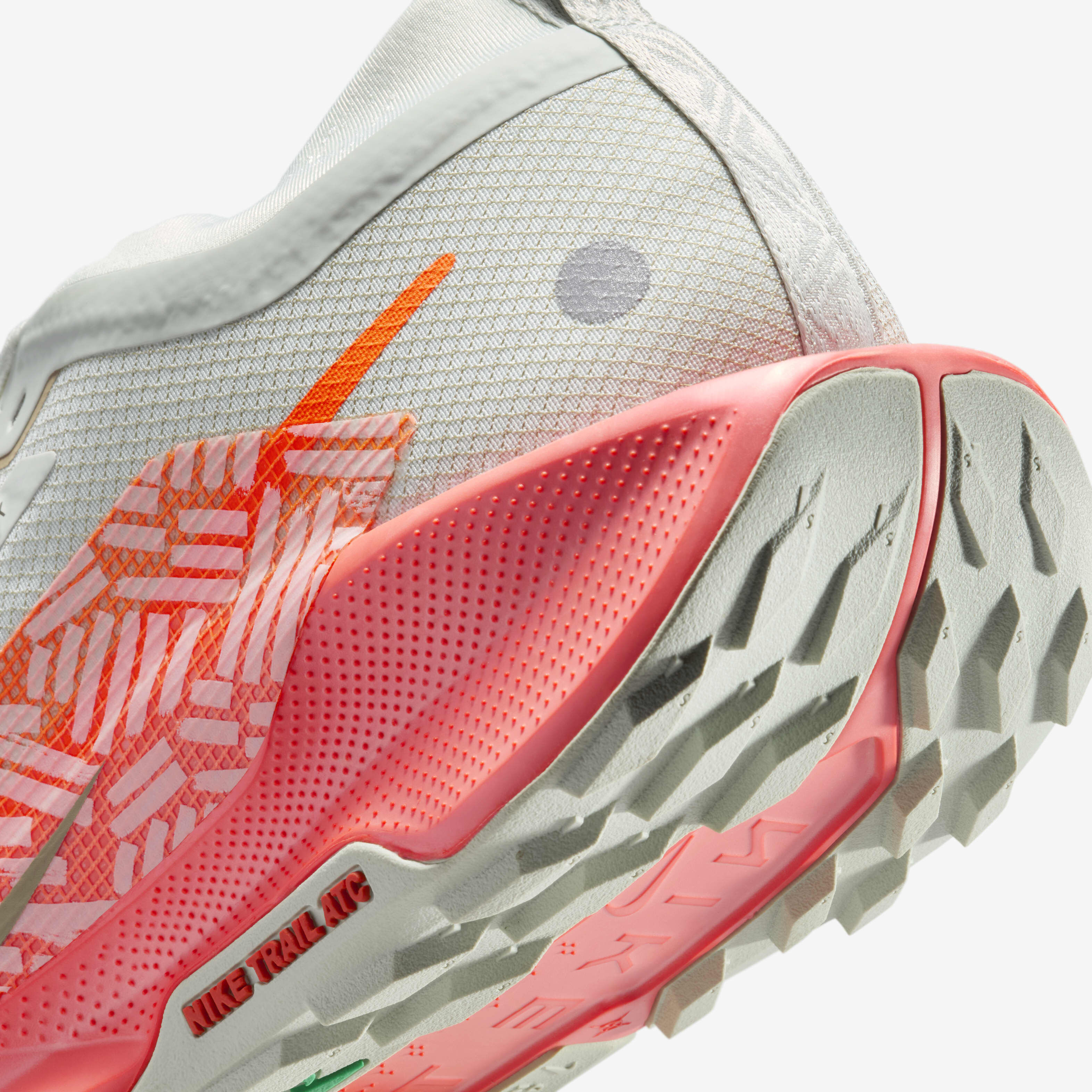 نايكي بيجاسوس تريل 5 جور-تكس image number 7