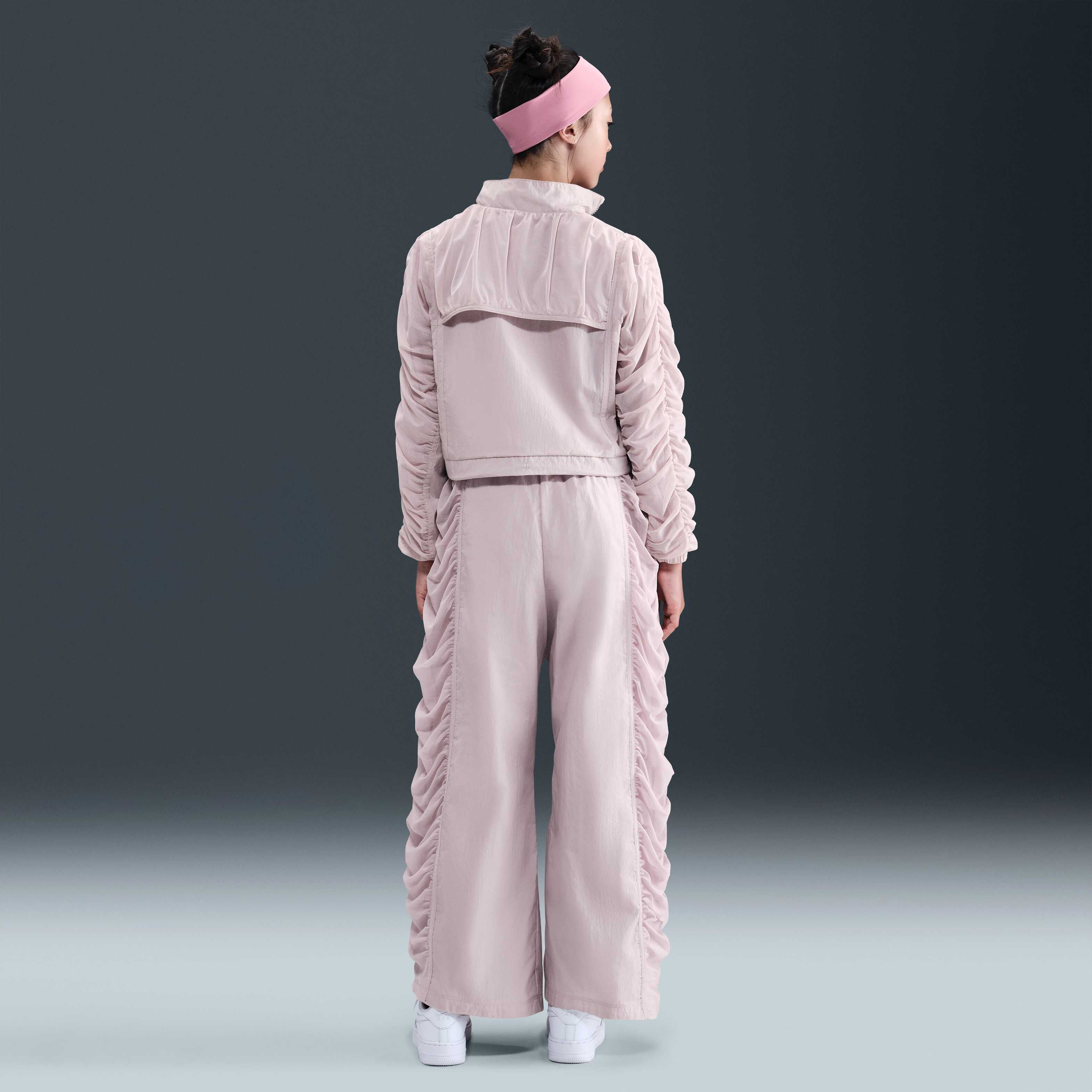 نايكي سبورتسوير image number 4