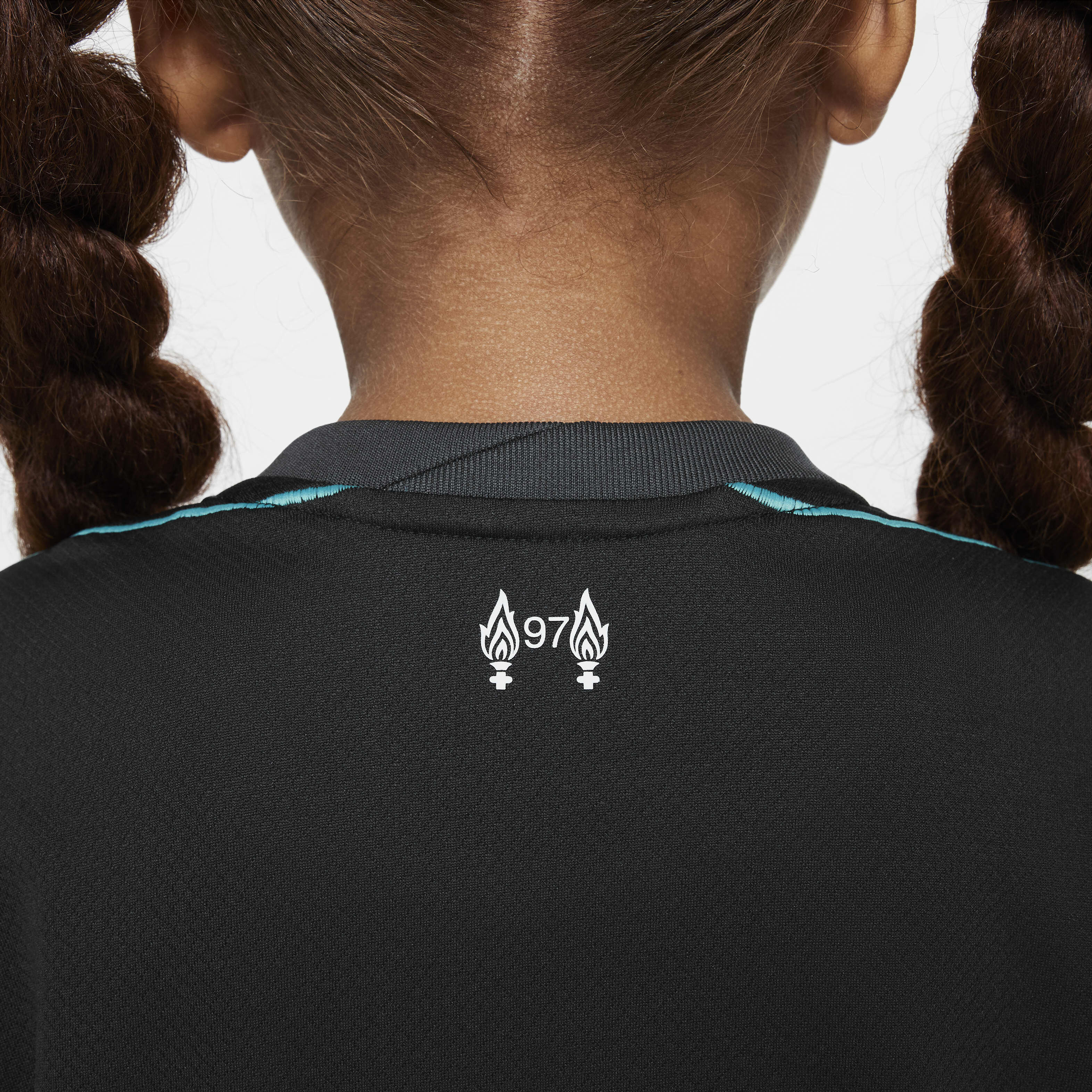 Liverpool F.C. 2024/25 Stadium Away image number 8