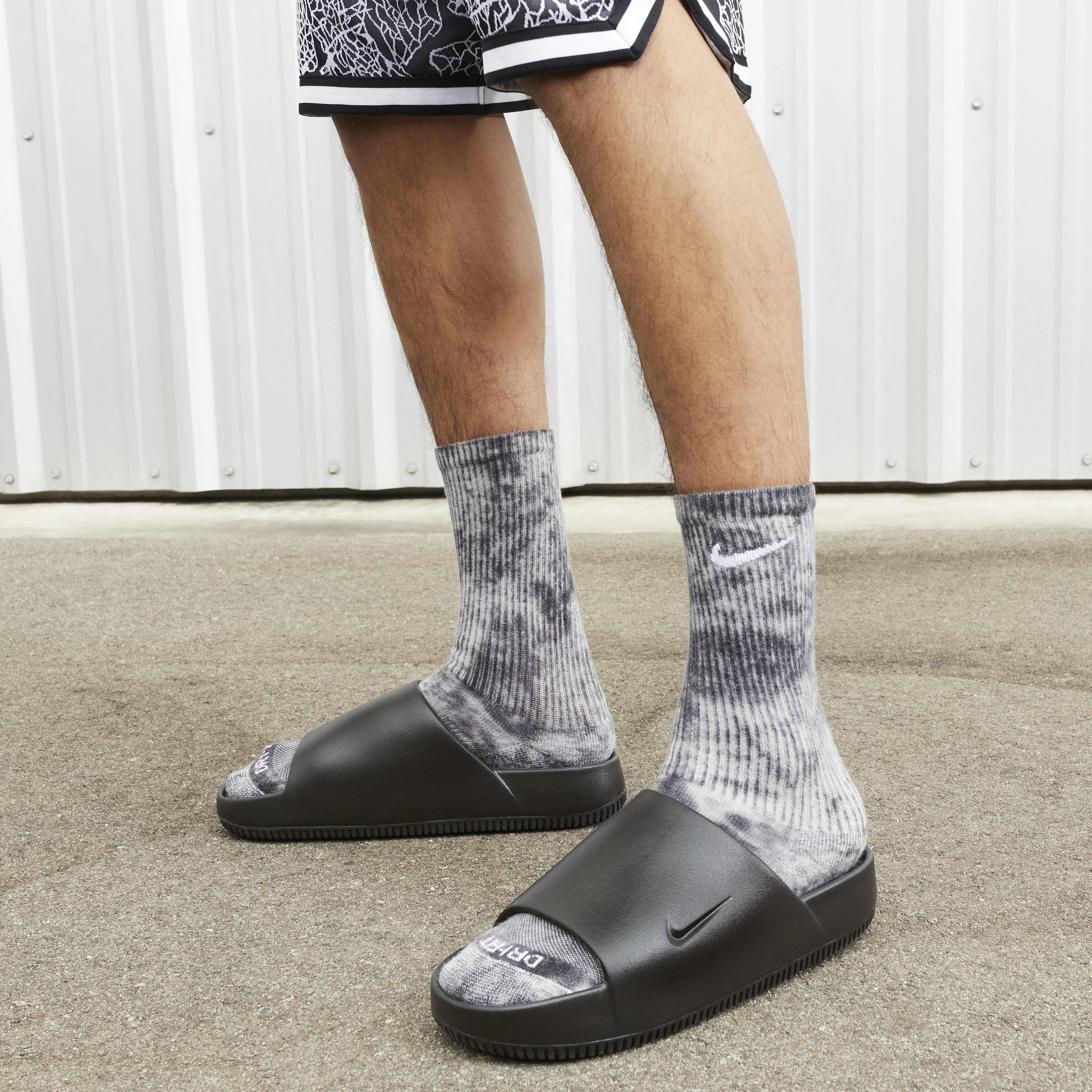 Buy Nike Calm Men s Slides Nike Kuwait Official