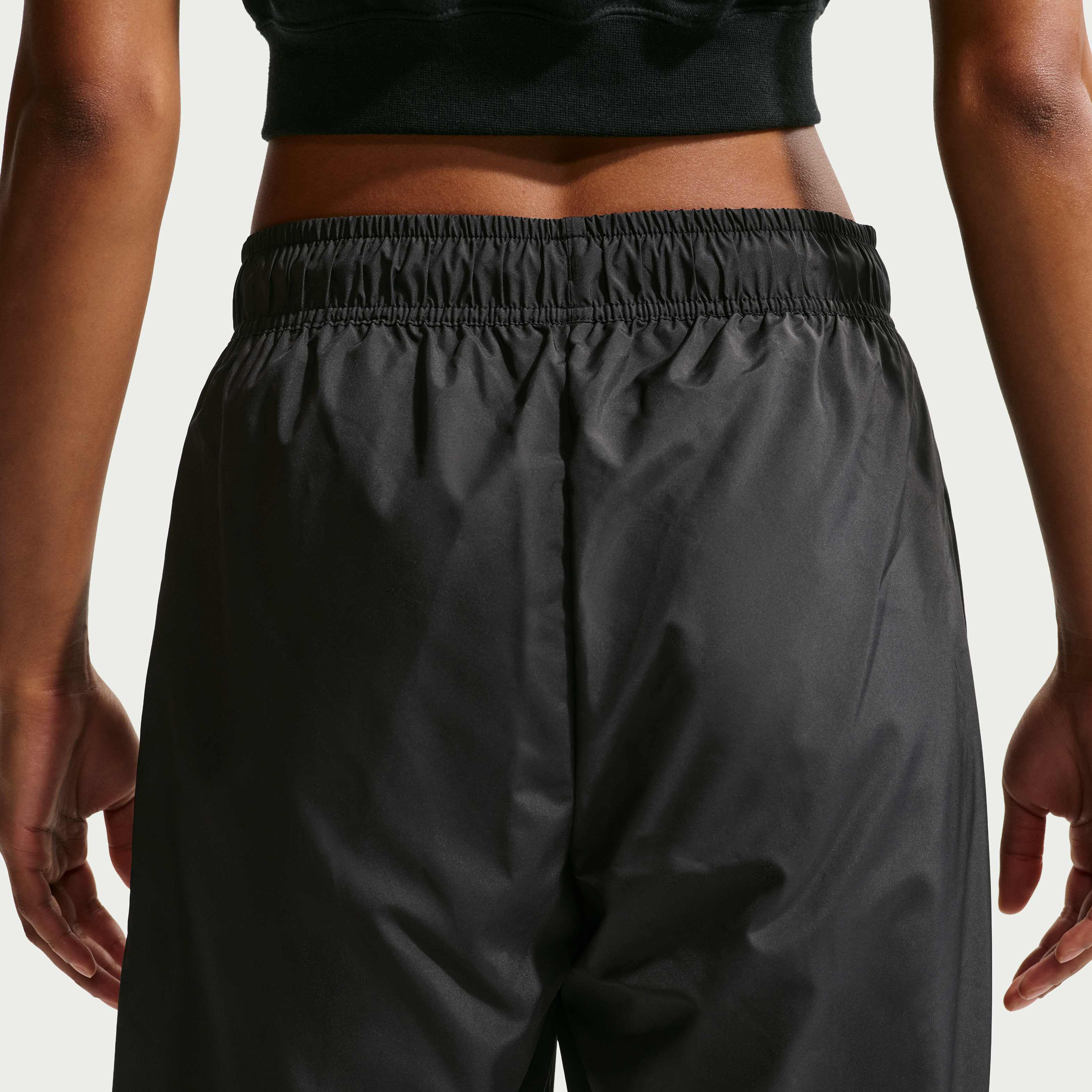 Nike Sportswear Classic Wovens image number 2