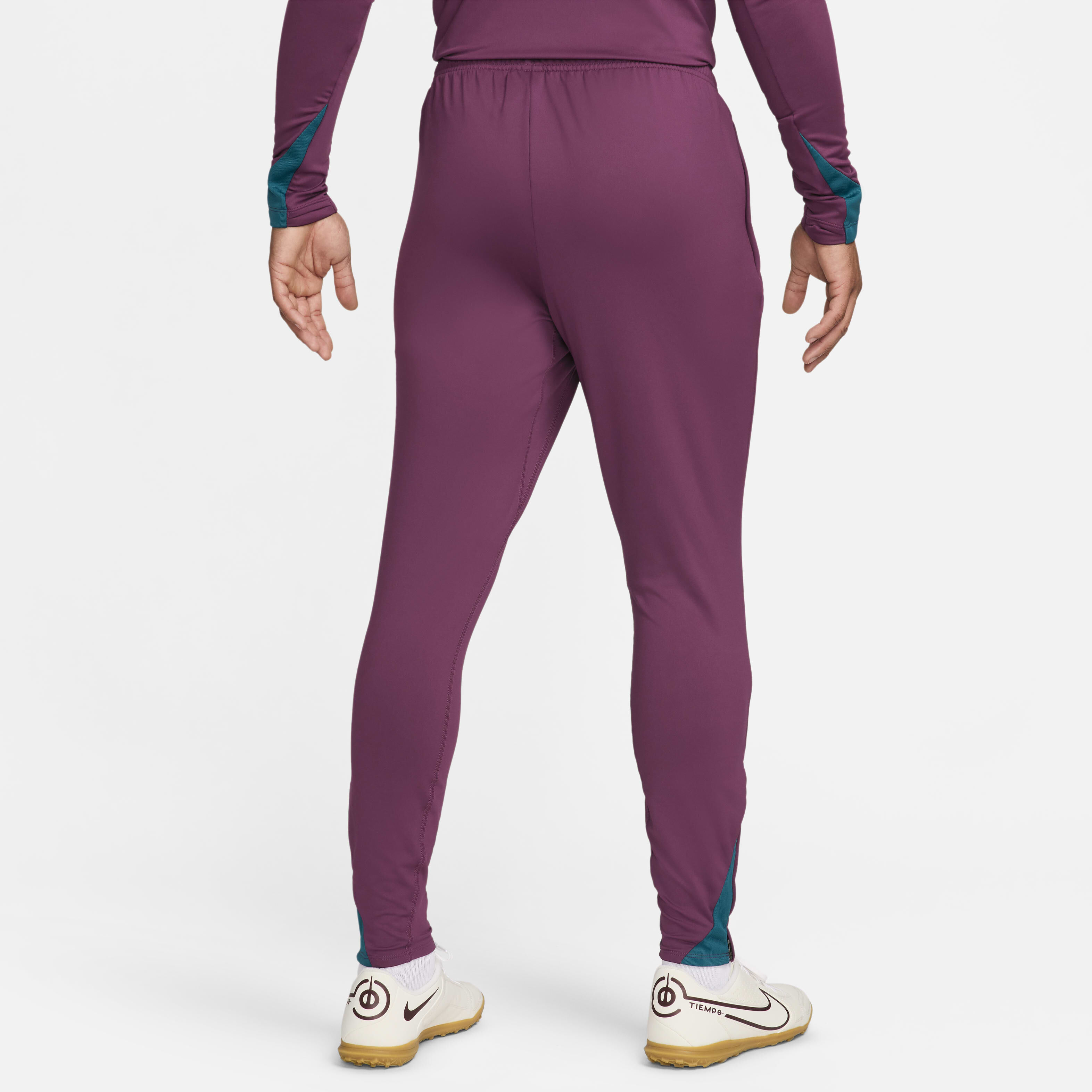 Paris Saint-Germain Strike image number 1