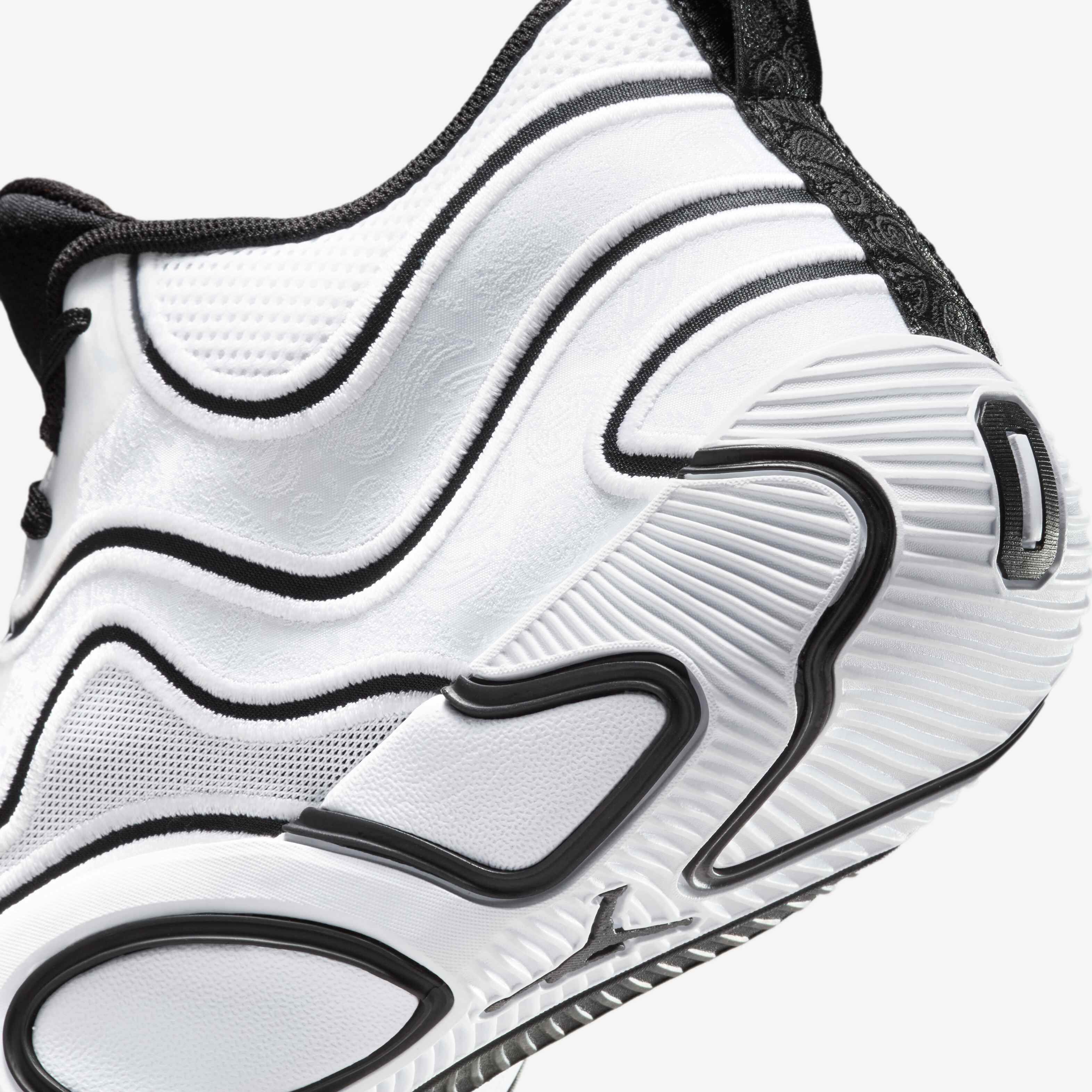 Tatum 3 'Tunnel Walk' image number 7