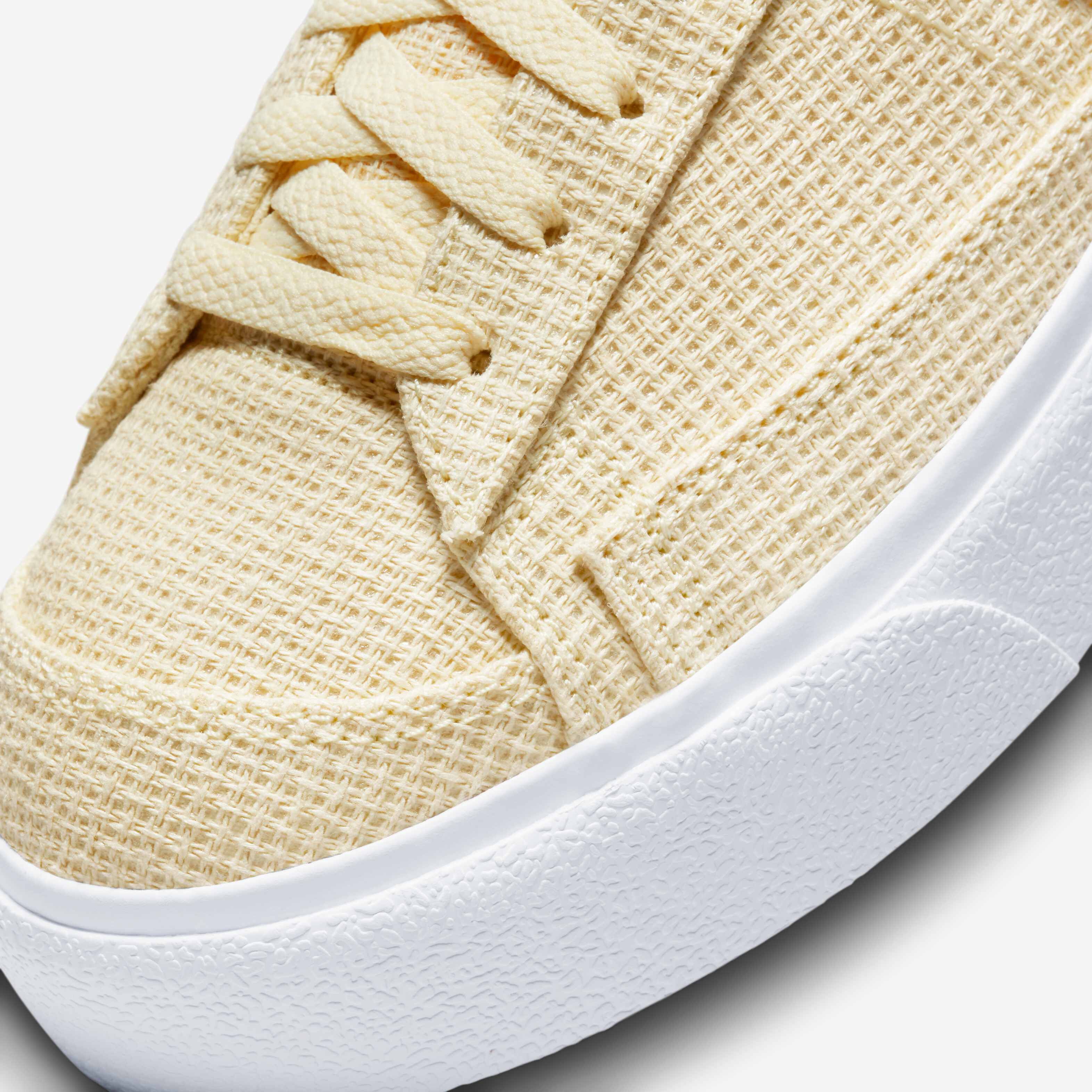 Nike Blazer Low Platform image number 6