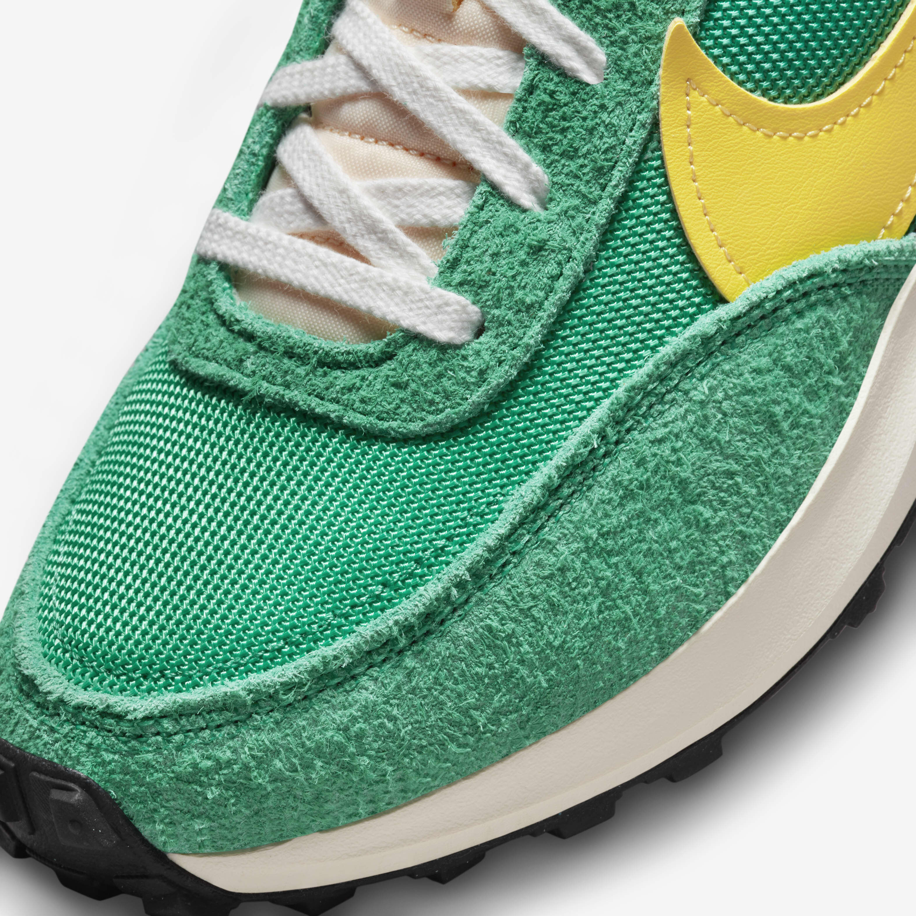 Nike Waffle Debut Vintage image number 6