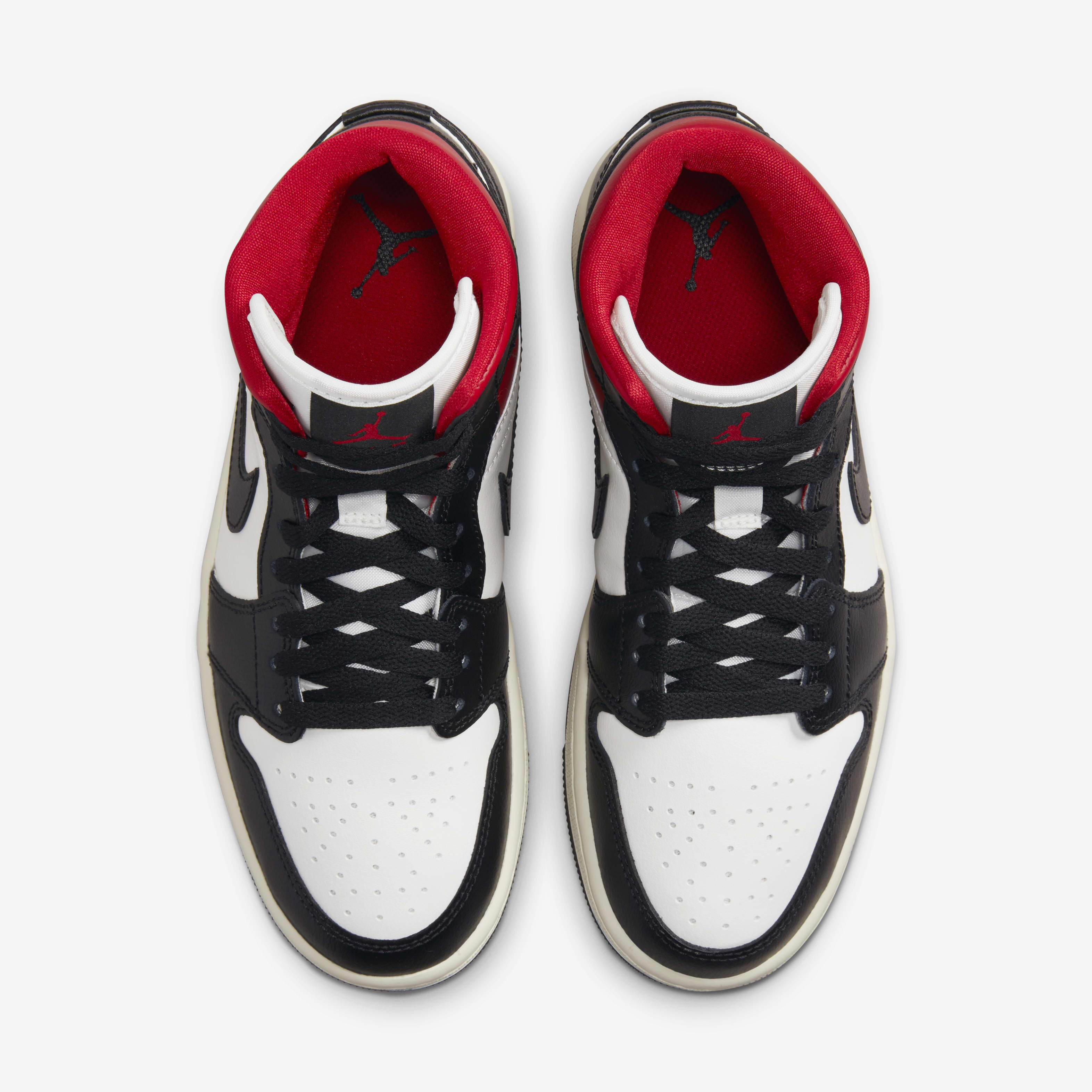Air Jordan 1 Mid image number 3