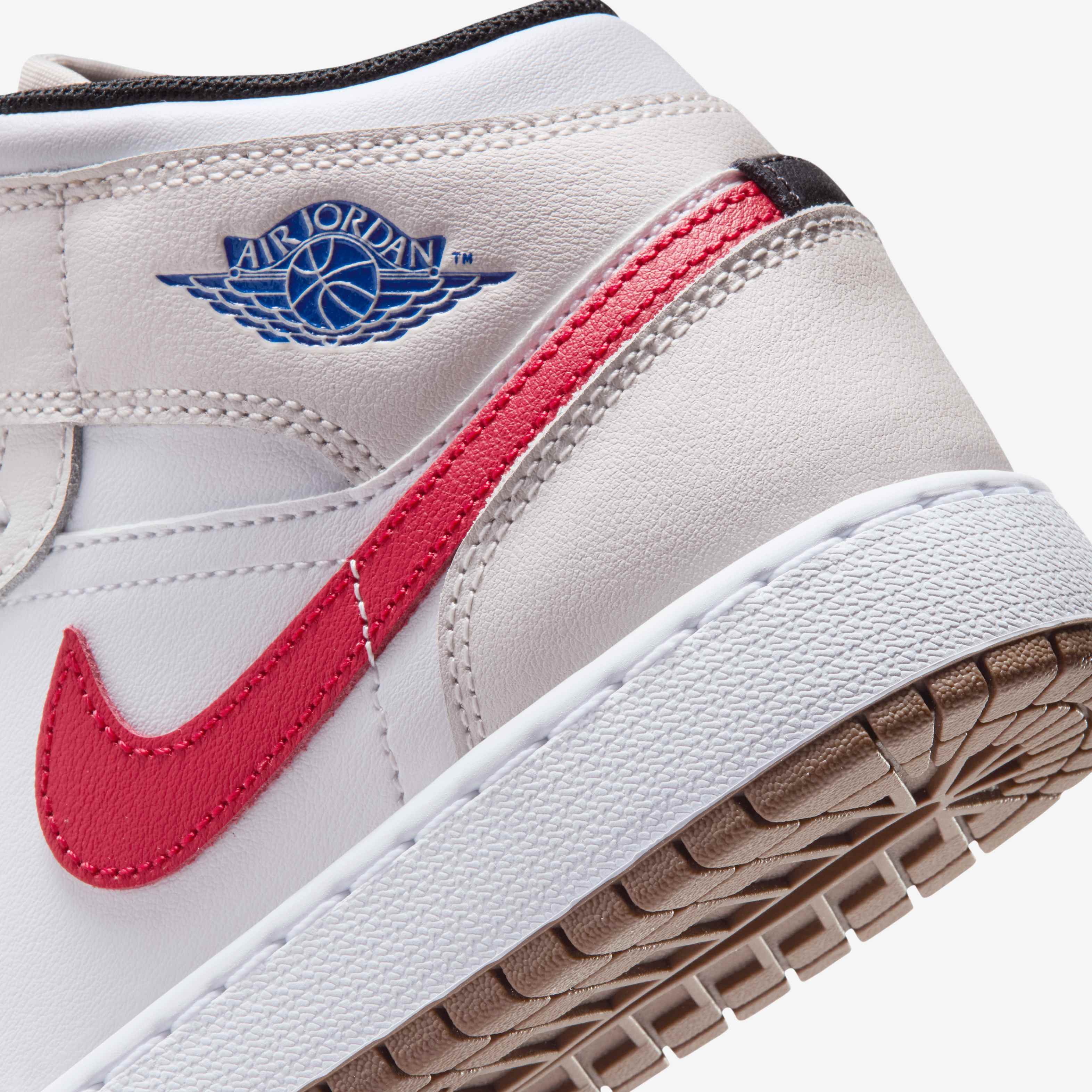 Air Jordan 1 Mid image number 7