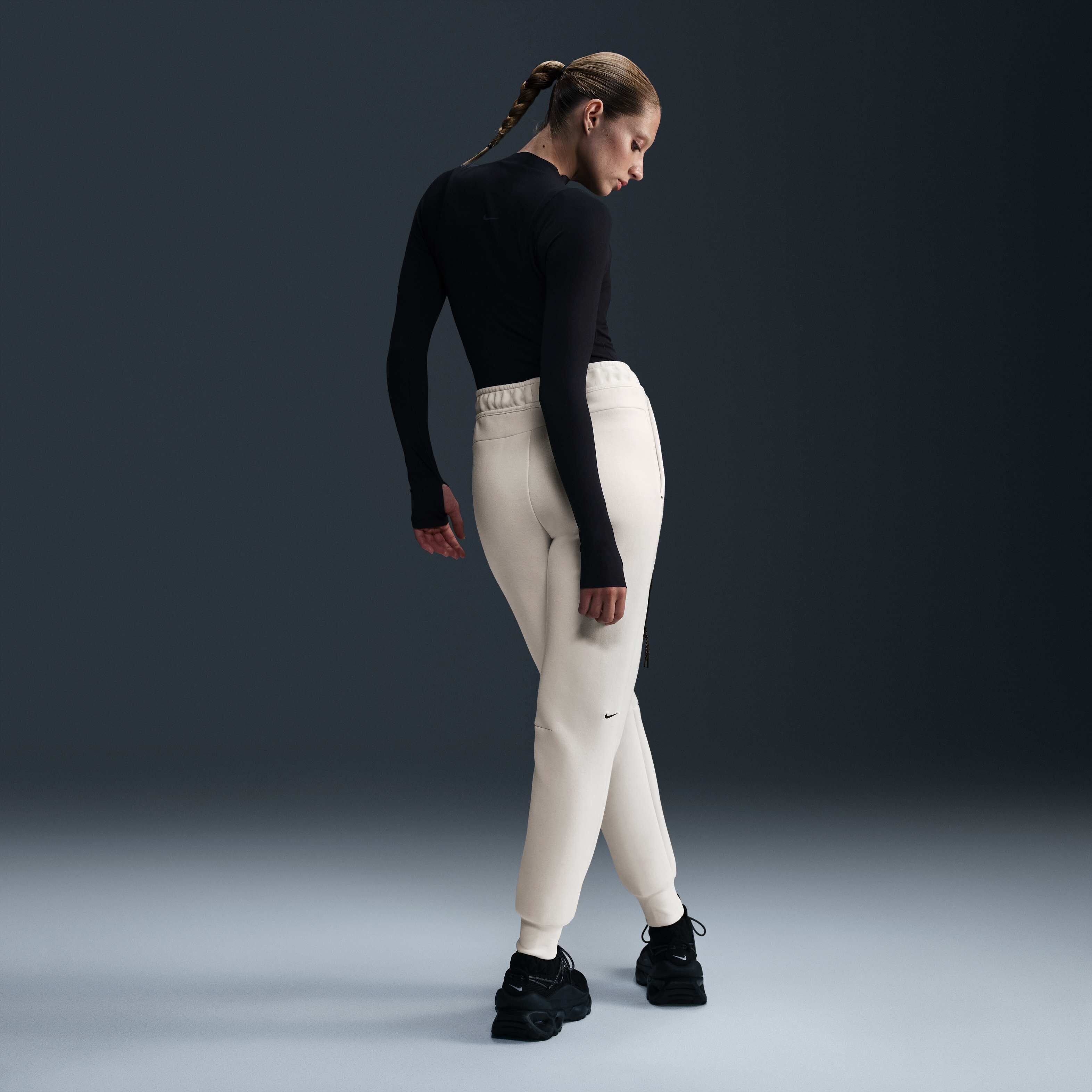 نايكي سبورتسوير تك فليس image number 3