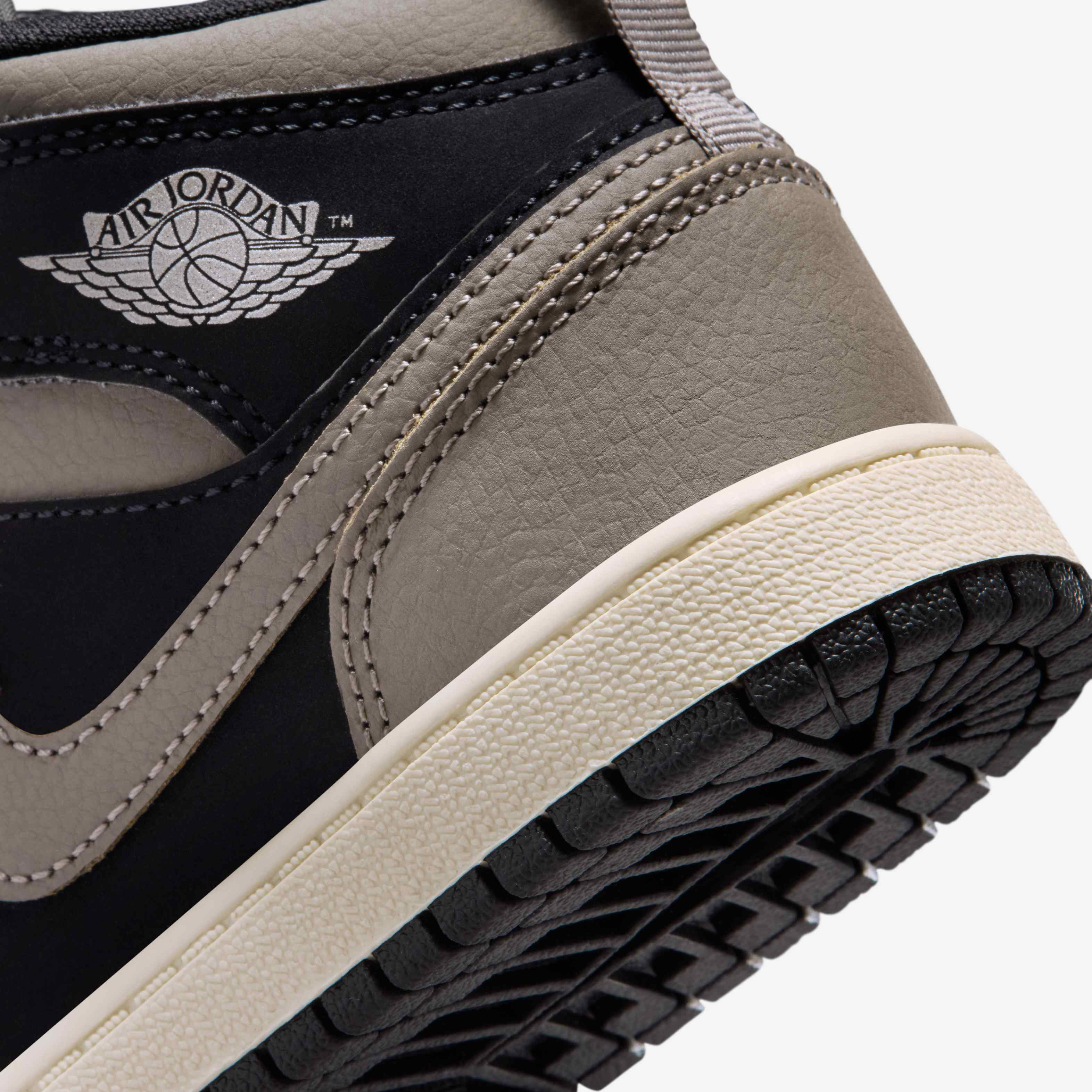 جوردن 1 ميد SE image number 7