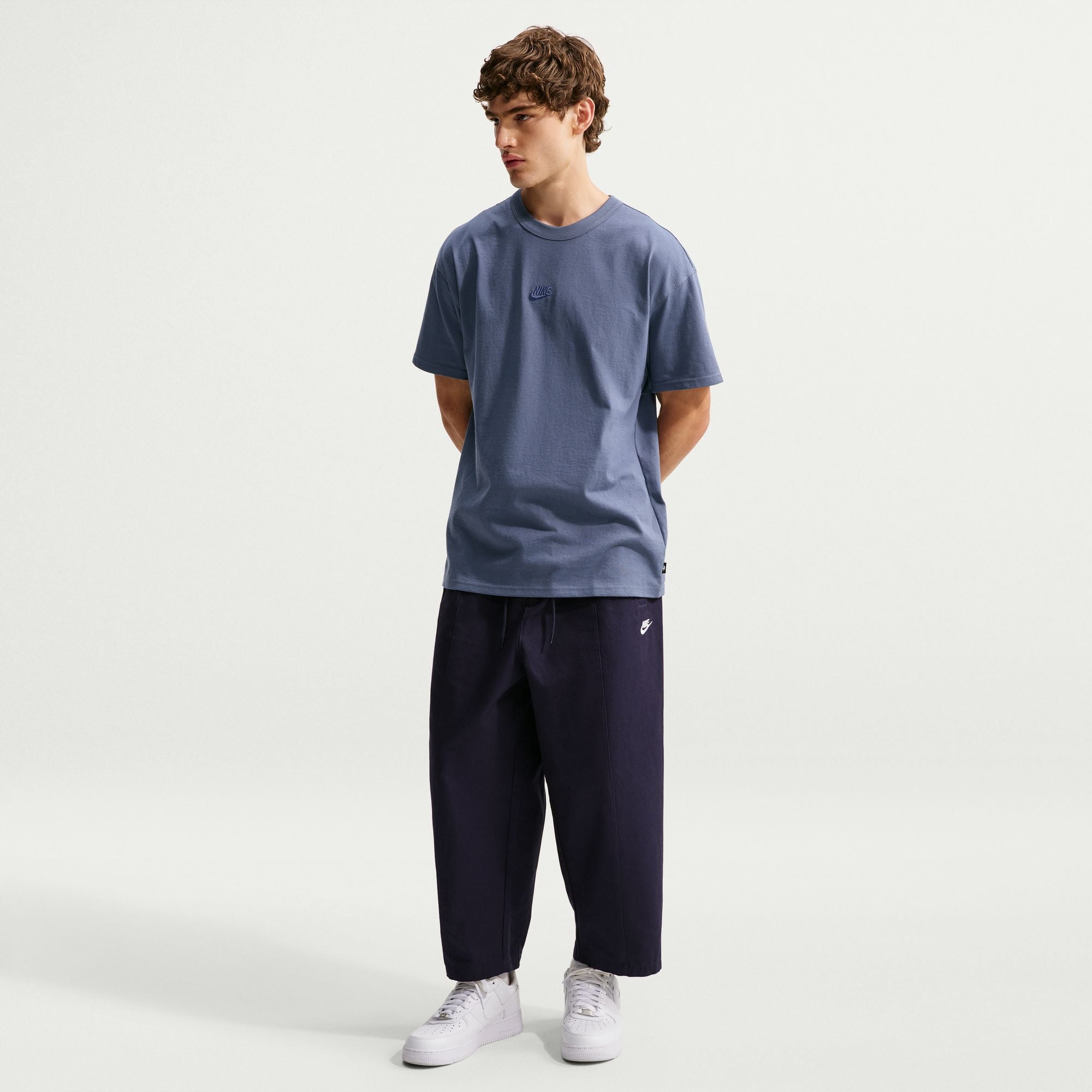 Nike Sportswear Premium Essentials image number 0