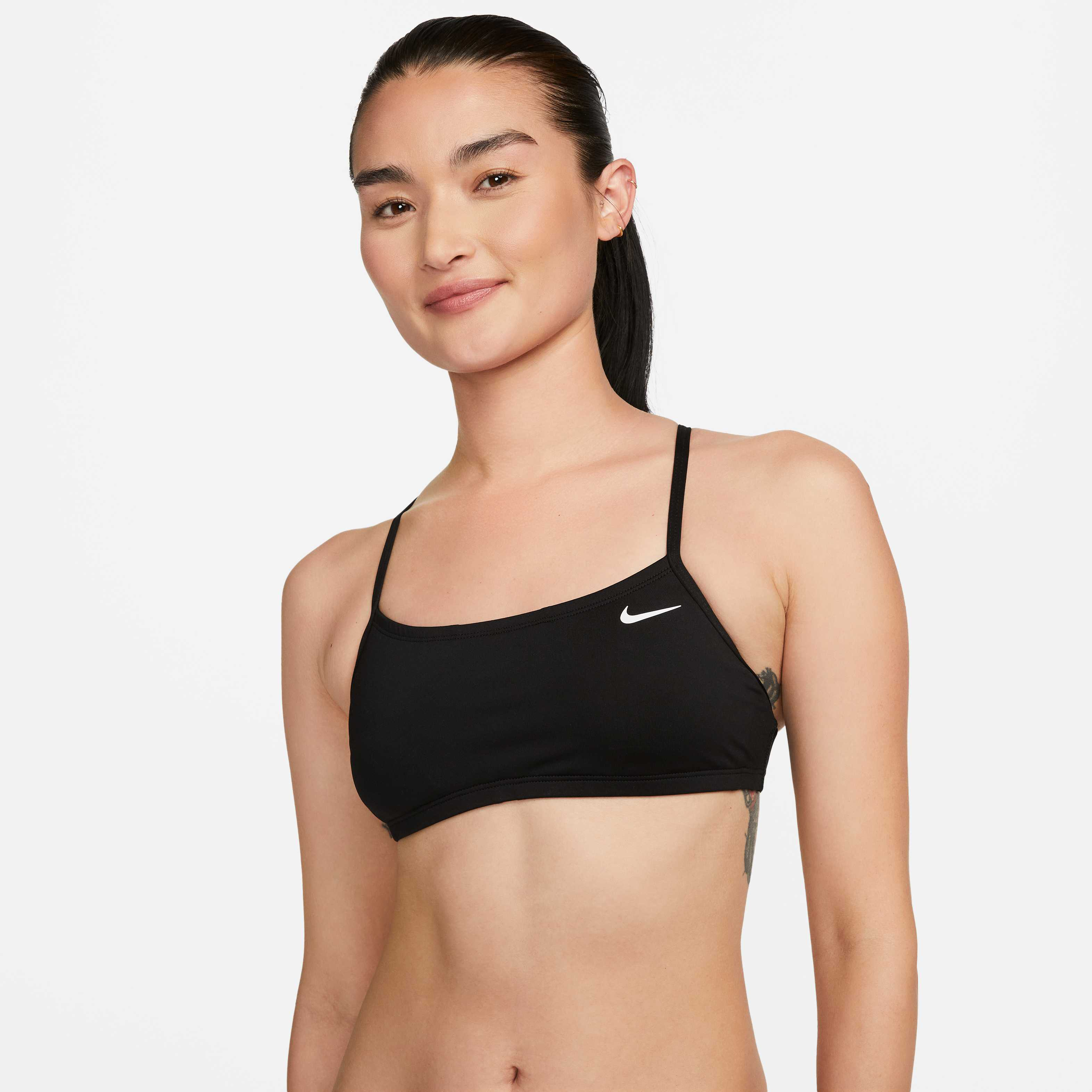 Nike Essential image number 0