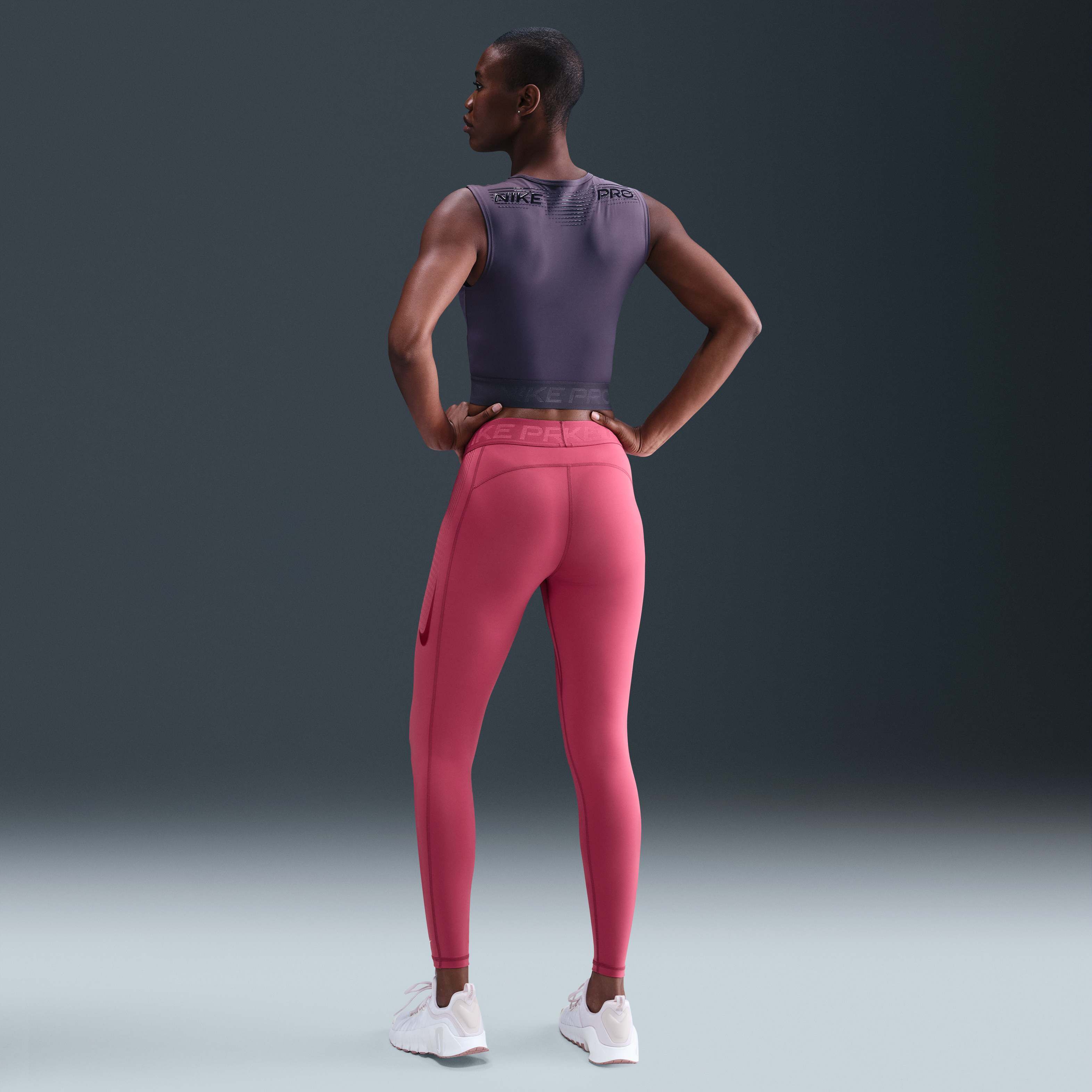 Nike Pro image number 3