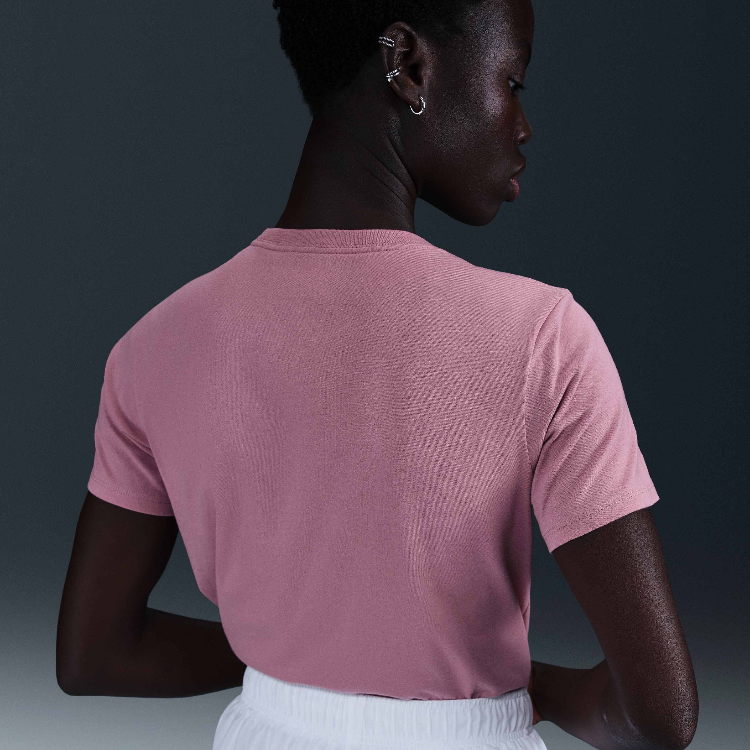 Nike Sportswear Essentials image number 1