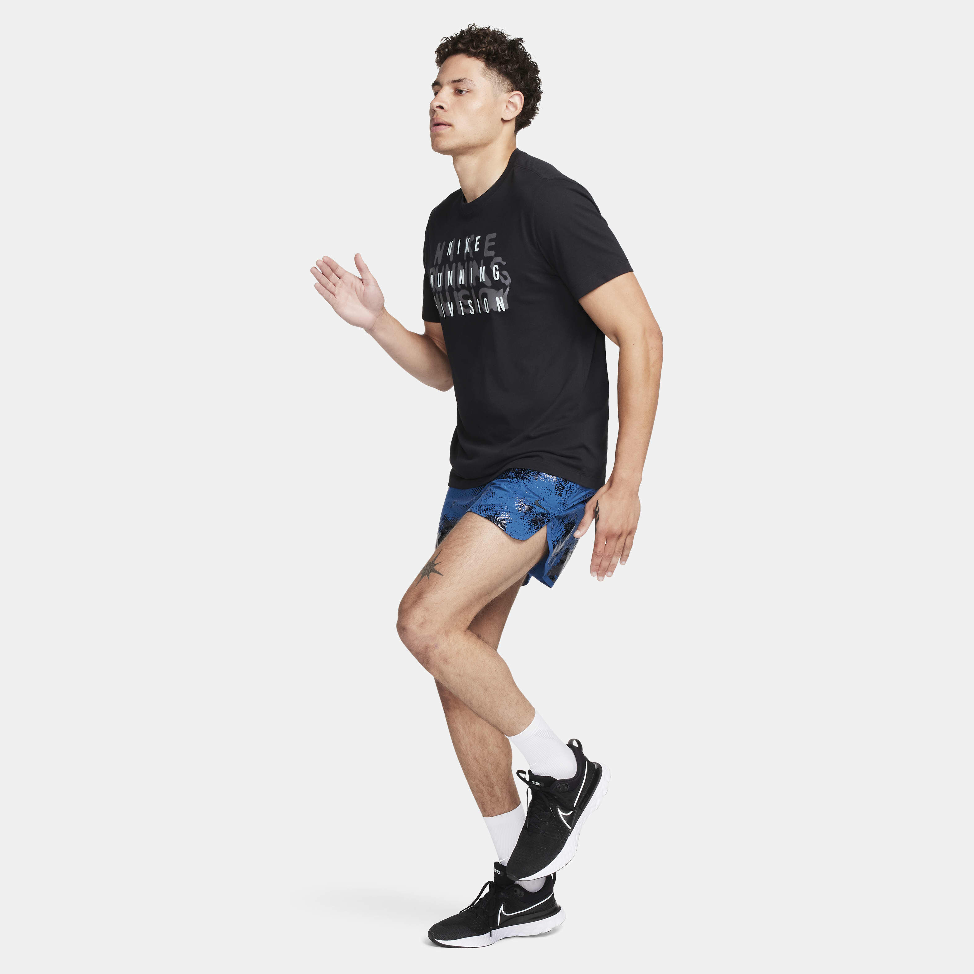 Nike Running Division image number 8