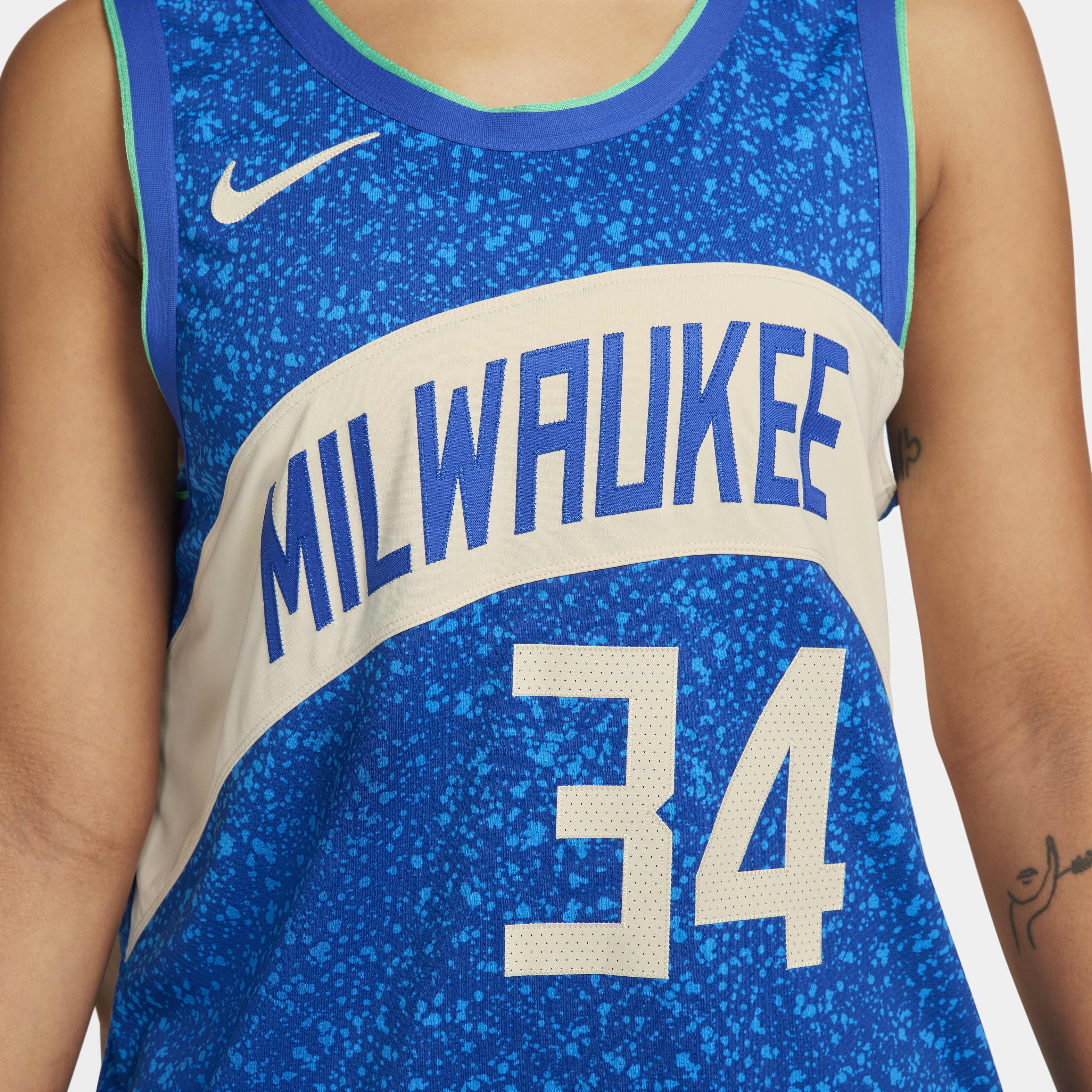 Giannis Antetokounmpo Milwaukee Bucks 2023/24 City Edition image number 3