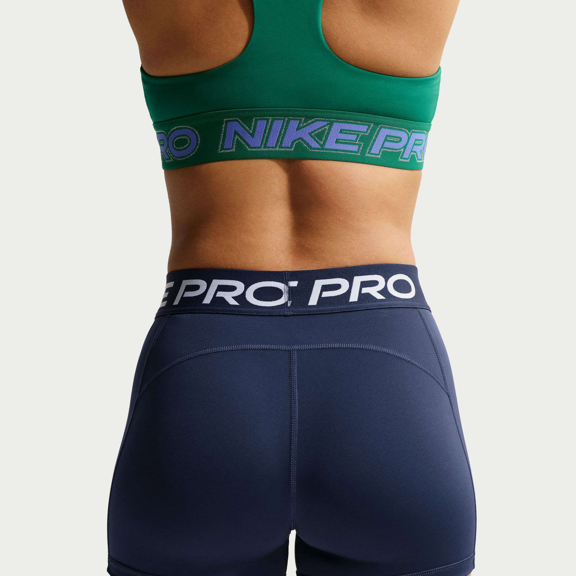 Nike Pro image number 3