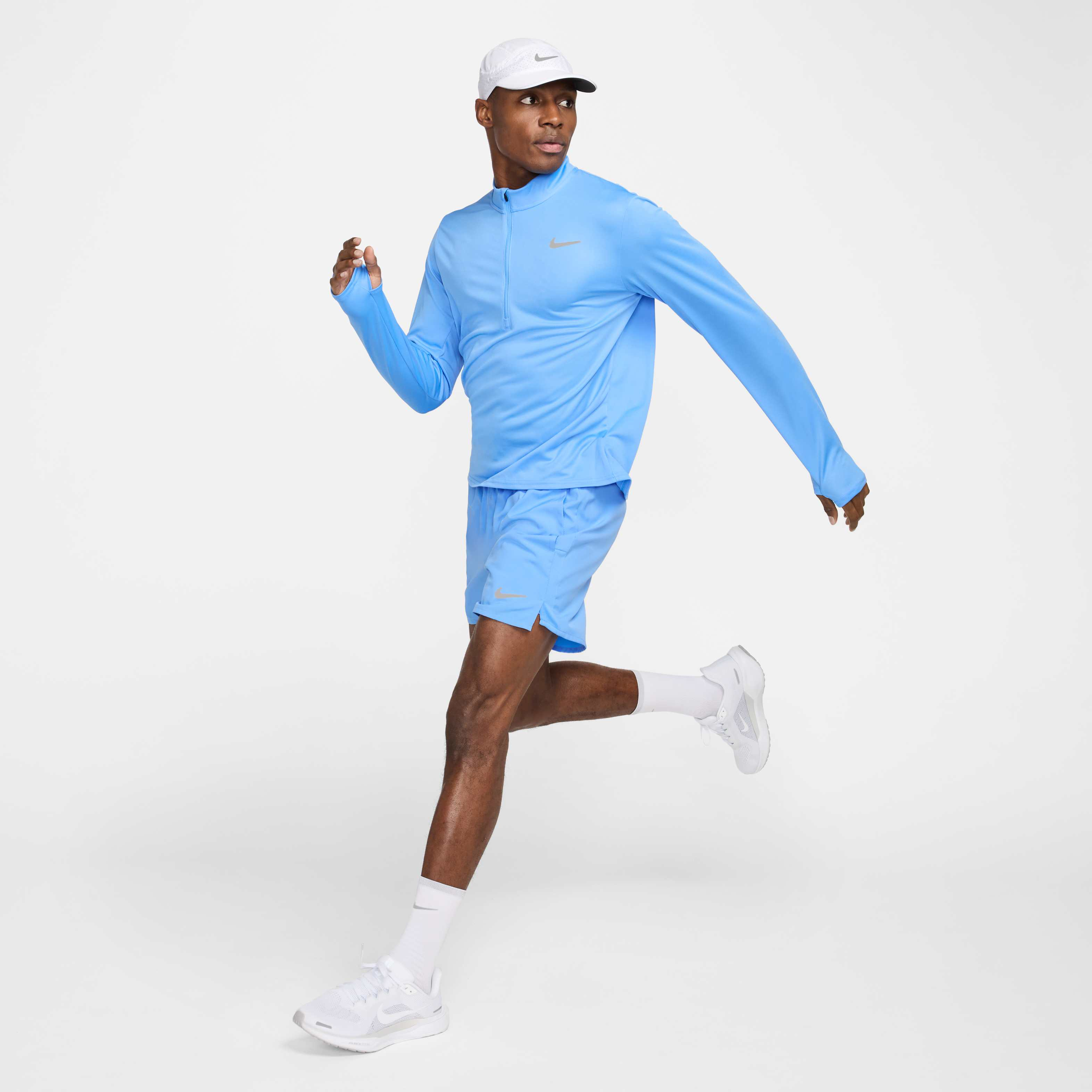 نايكي بيسر image number 4