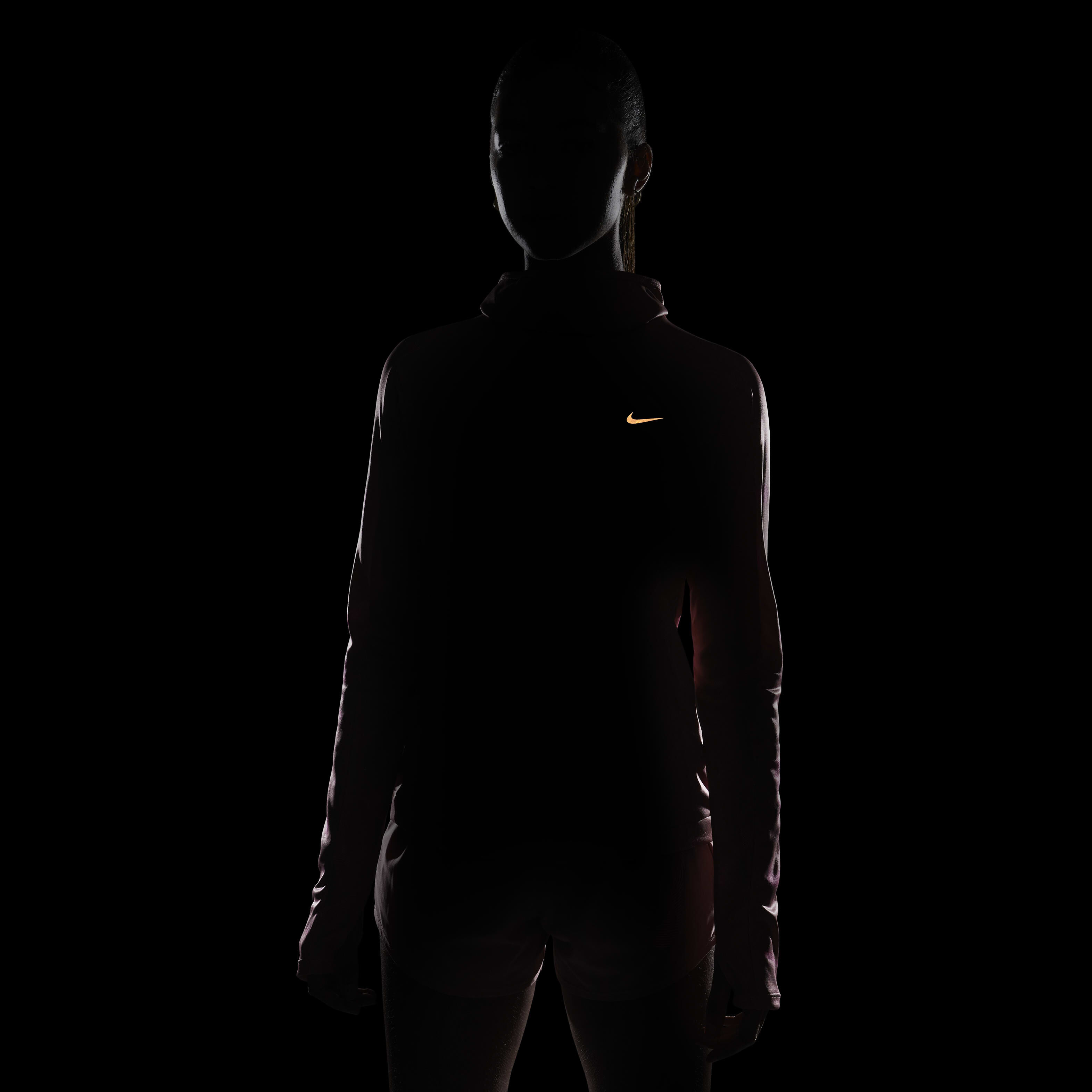 نايكي سووش image number 7