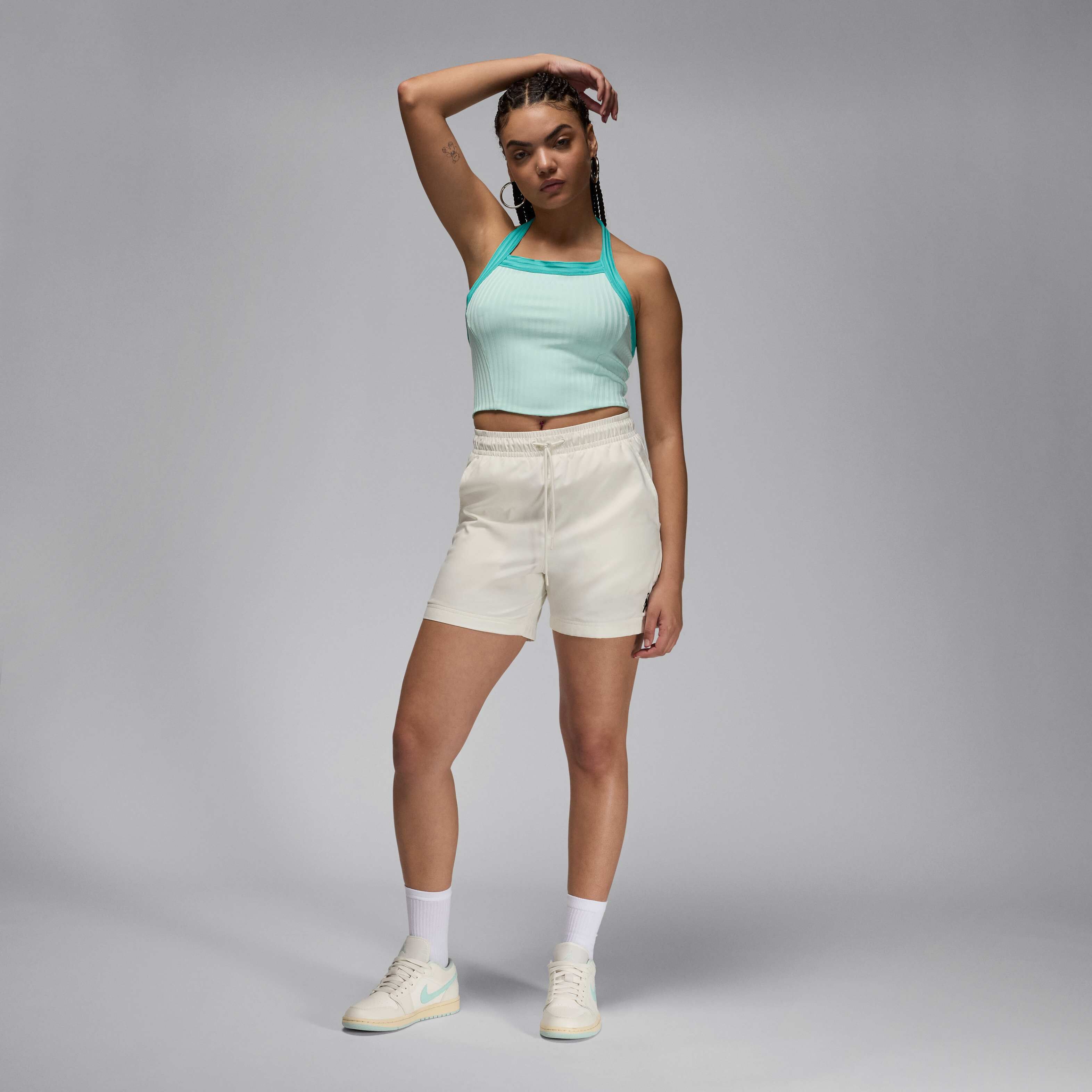 Jordan Poolside image number 4