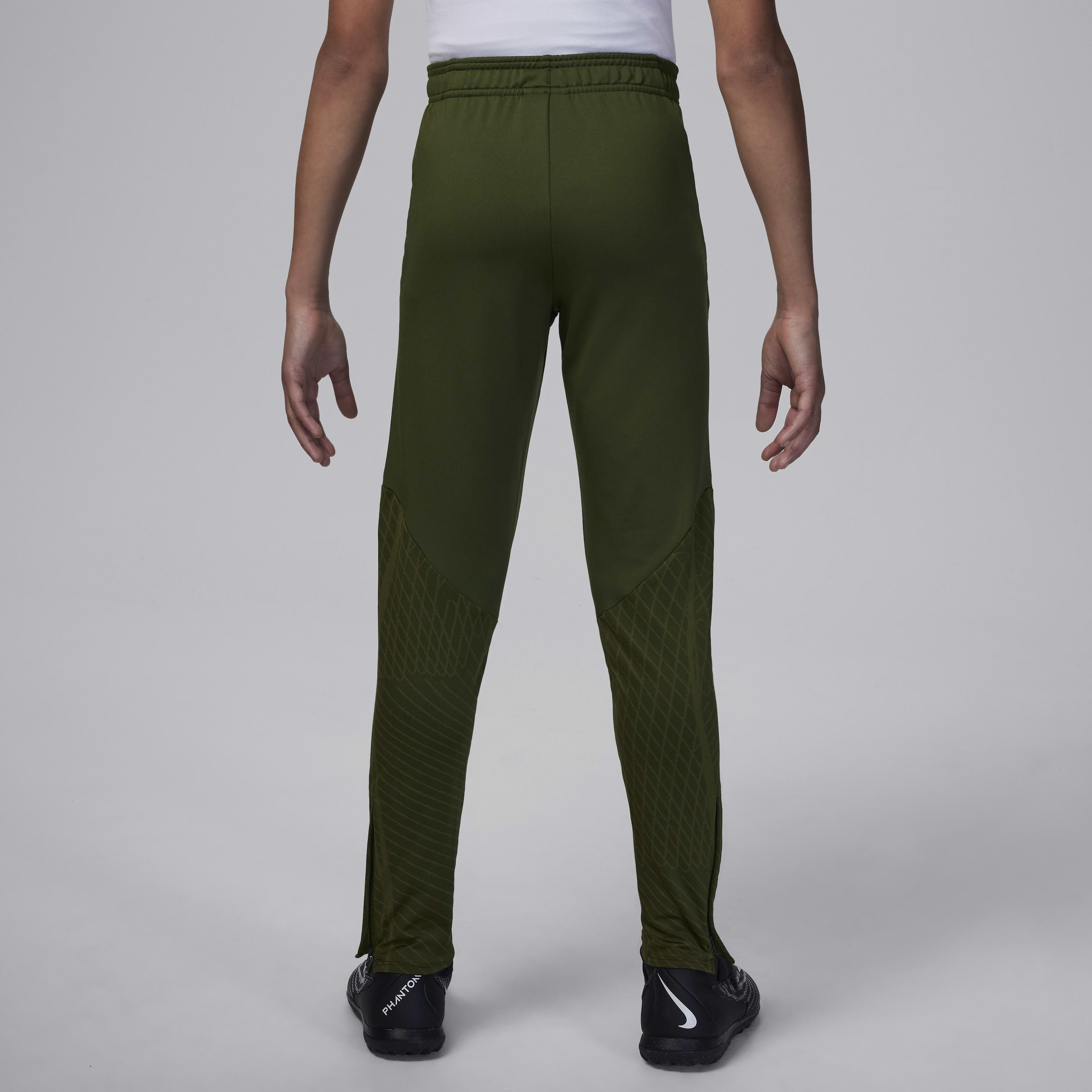 Paris Saint-Germain Strike Fourth image number 1