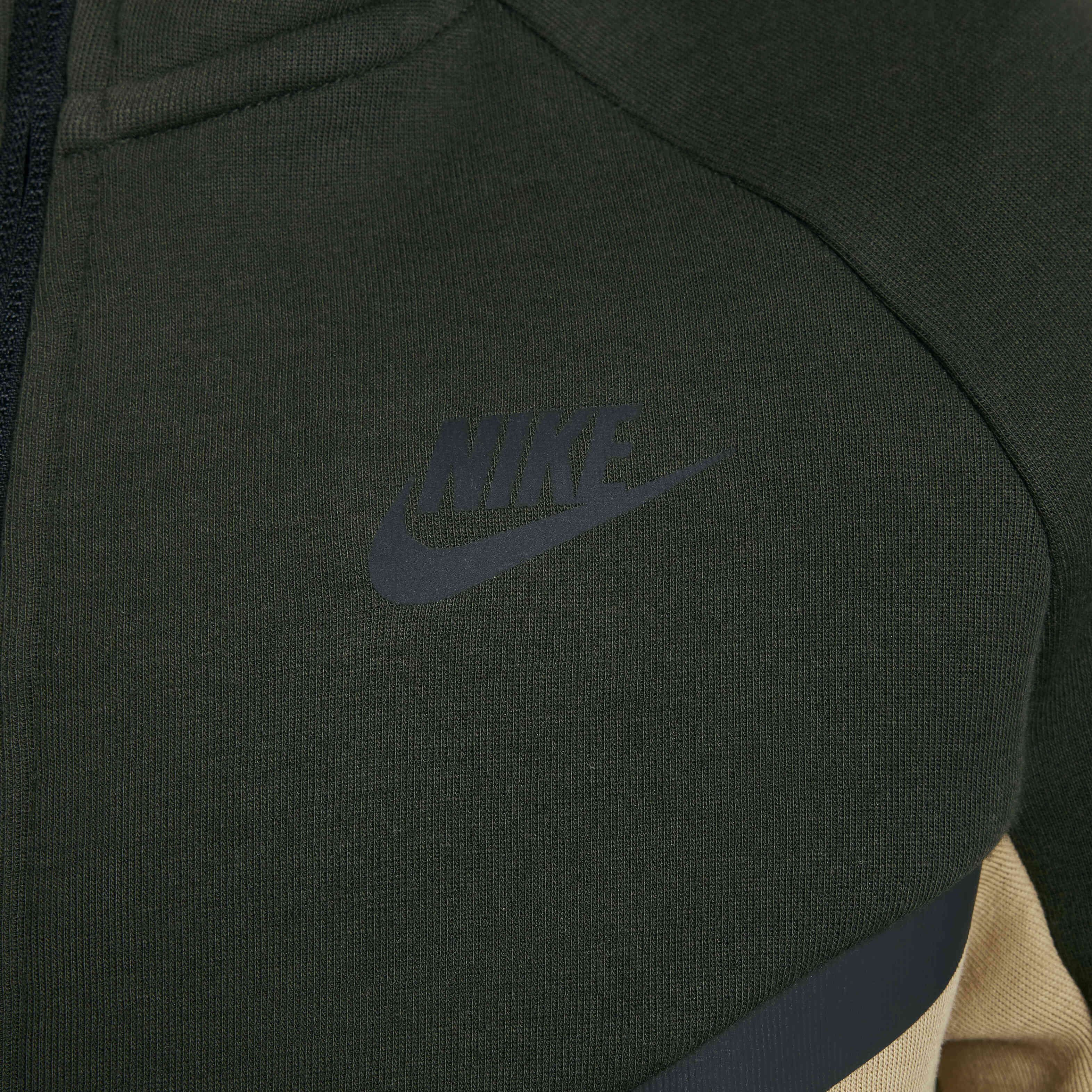 Nike Sportswear Tech Fleece image number 3