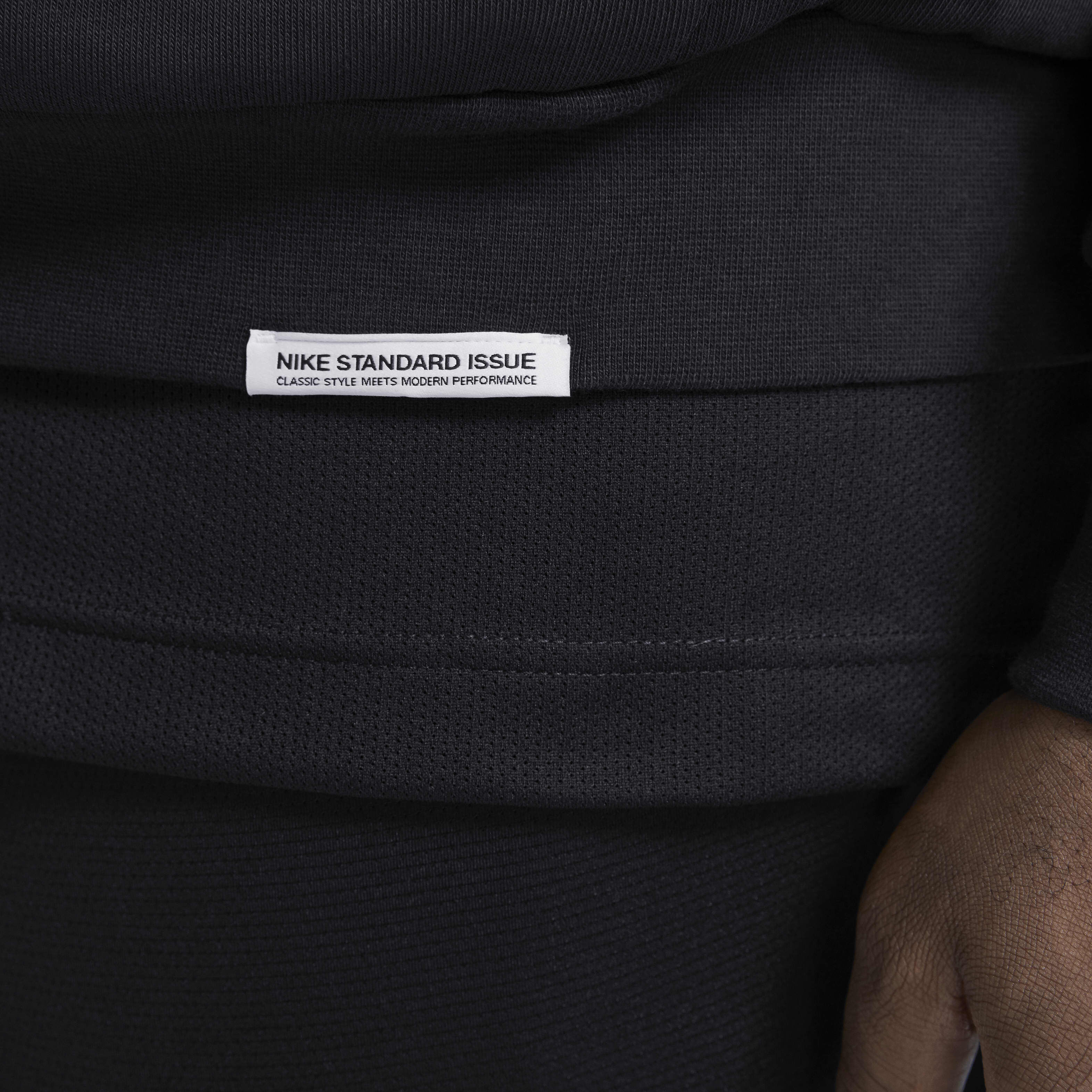 Nike Standard Issue image number 16