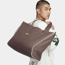 Nike Sportswear Essentials