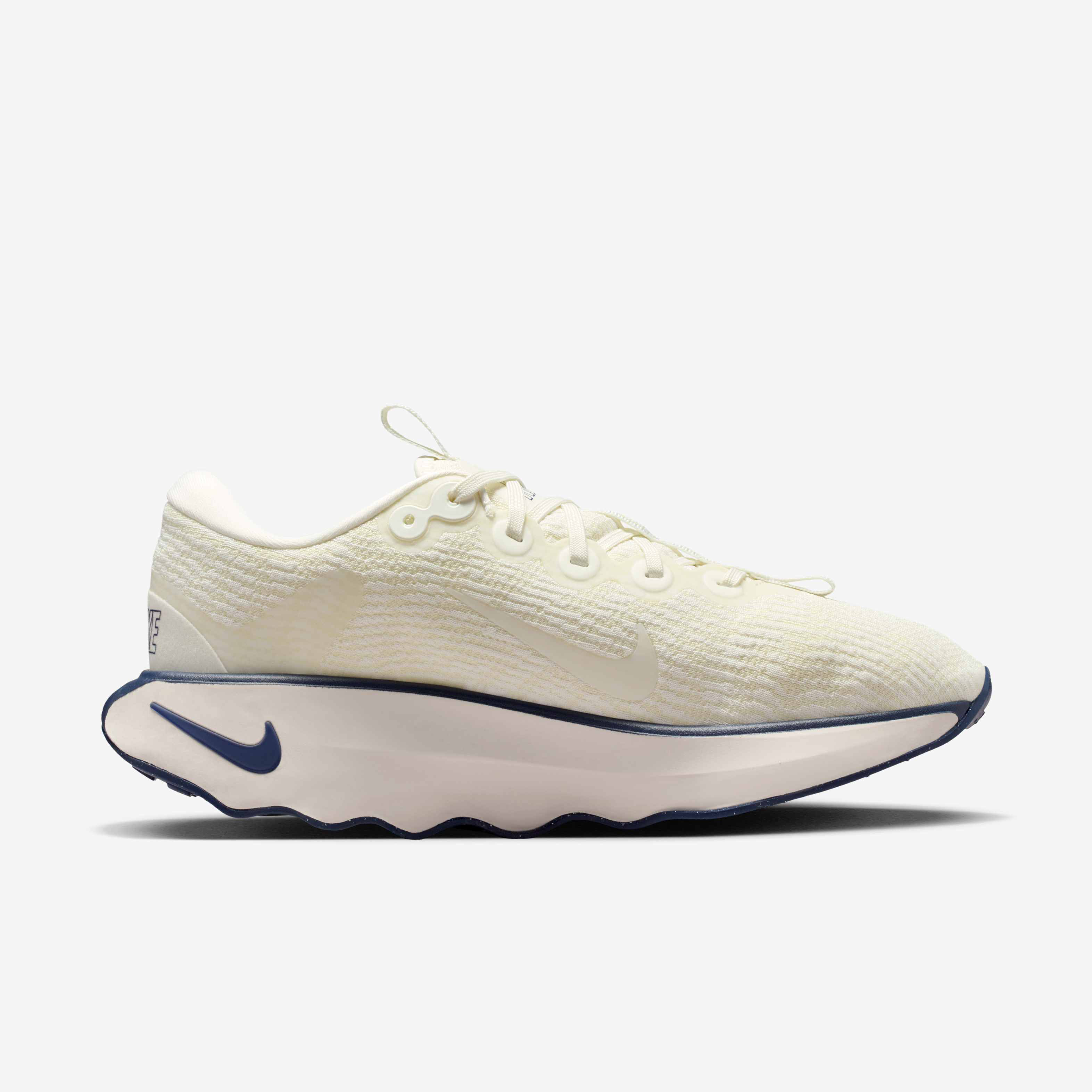 Nike Motiva image number 2