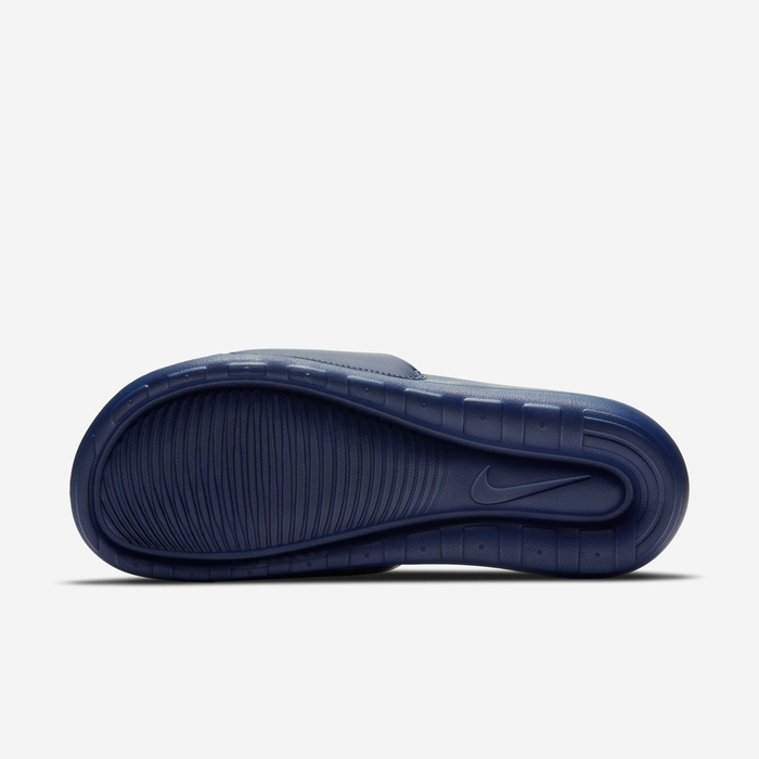 Nike Victori One image number 3 Nike Victori One image number 3