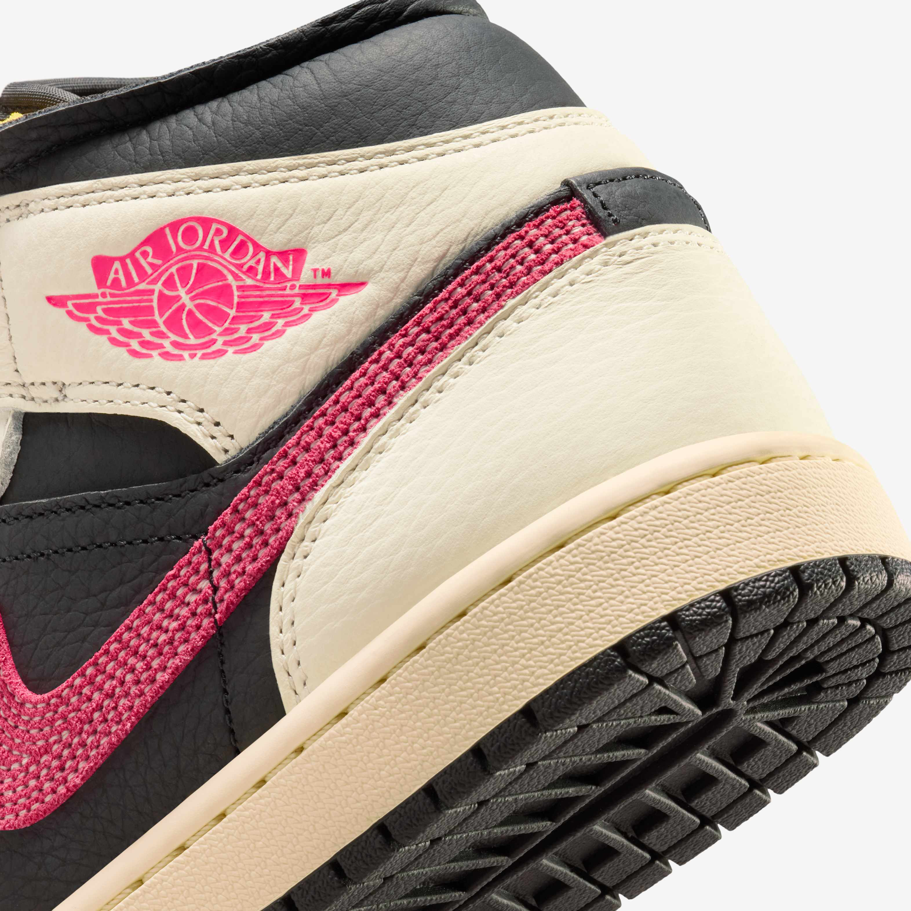 Air Jordan 1 Mid SE Edge image number 7