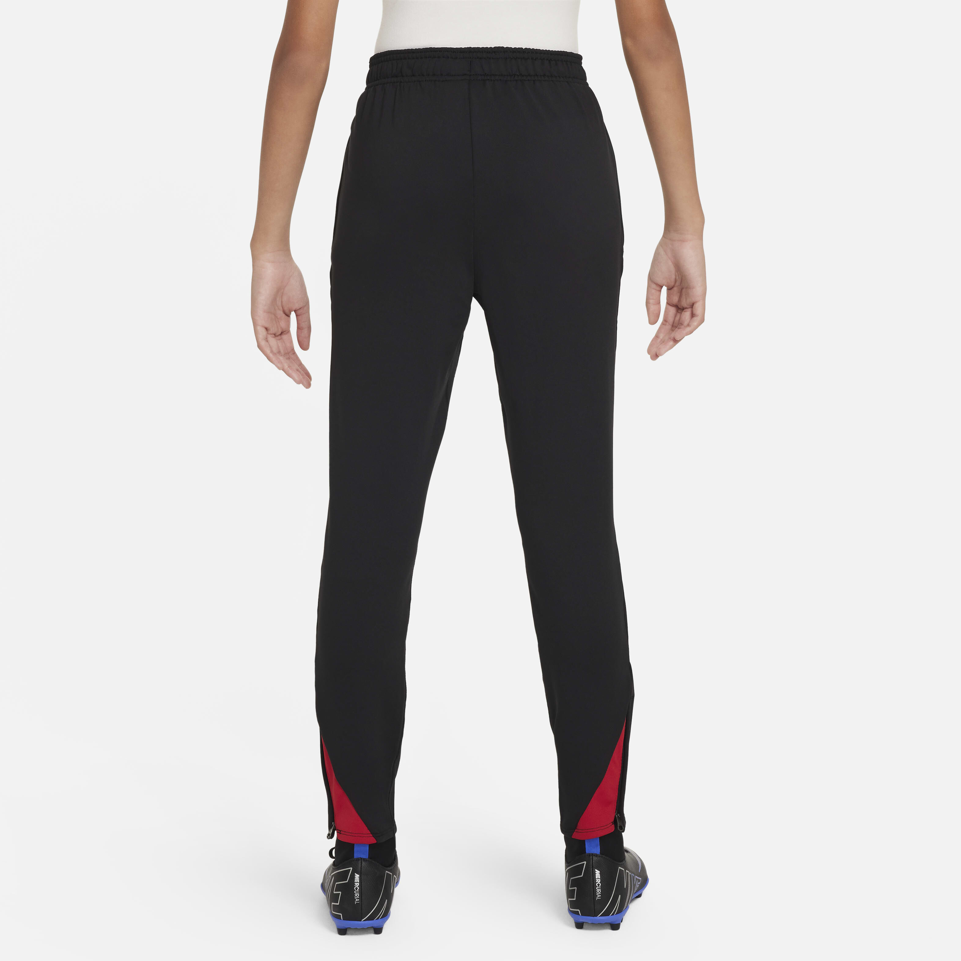 Liverpool F.C. Strike image number 1