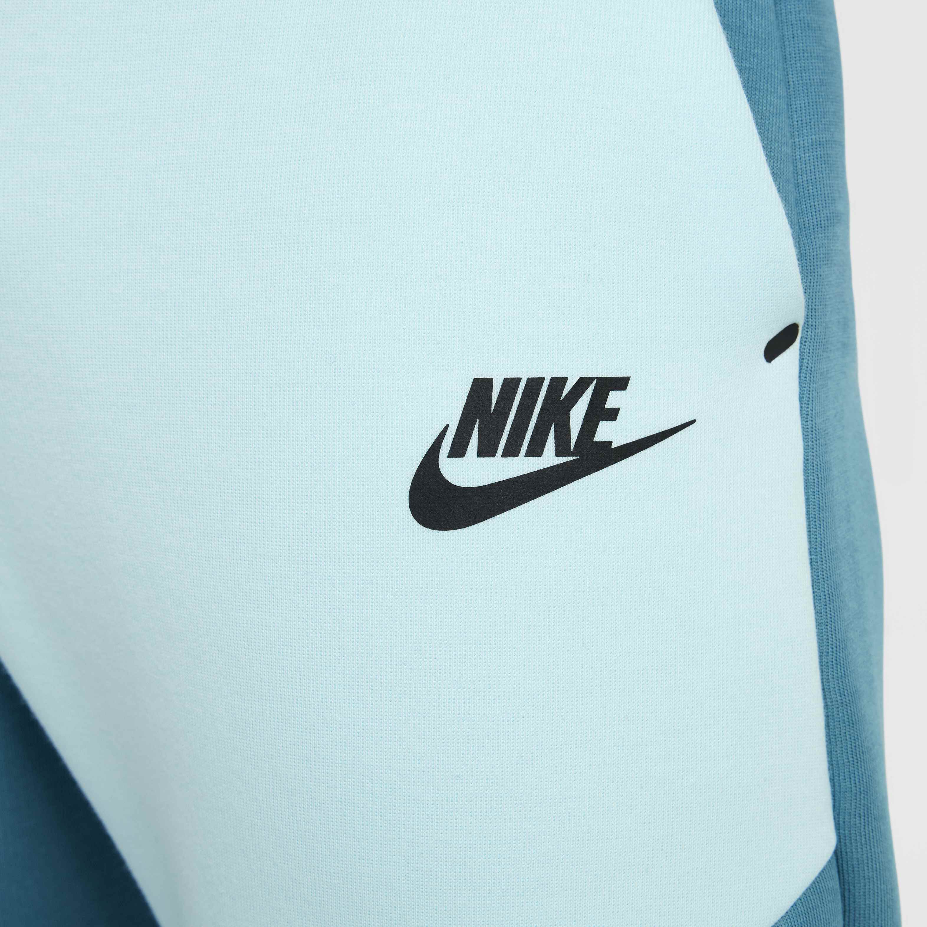 Nike Sportswear Tech Fleece image number 4