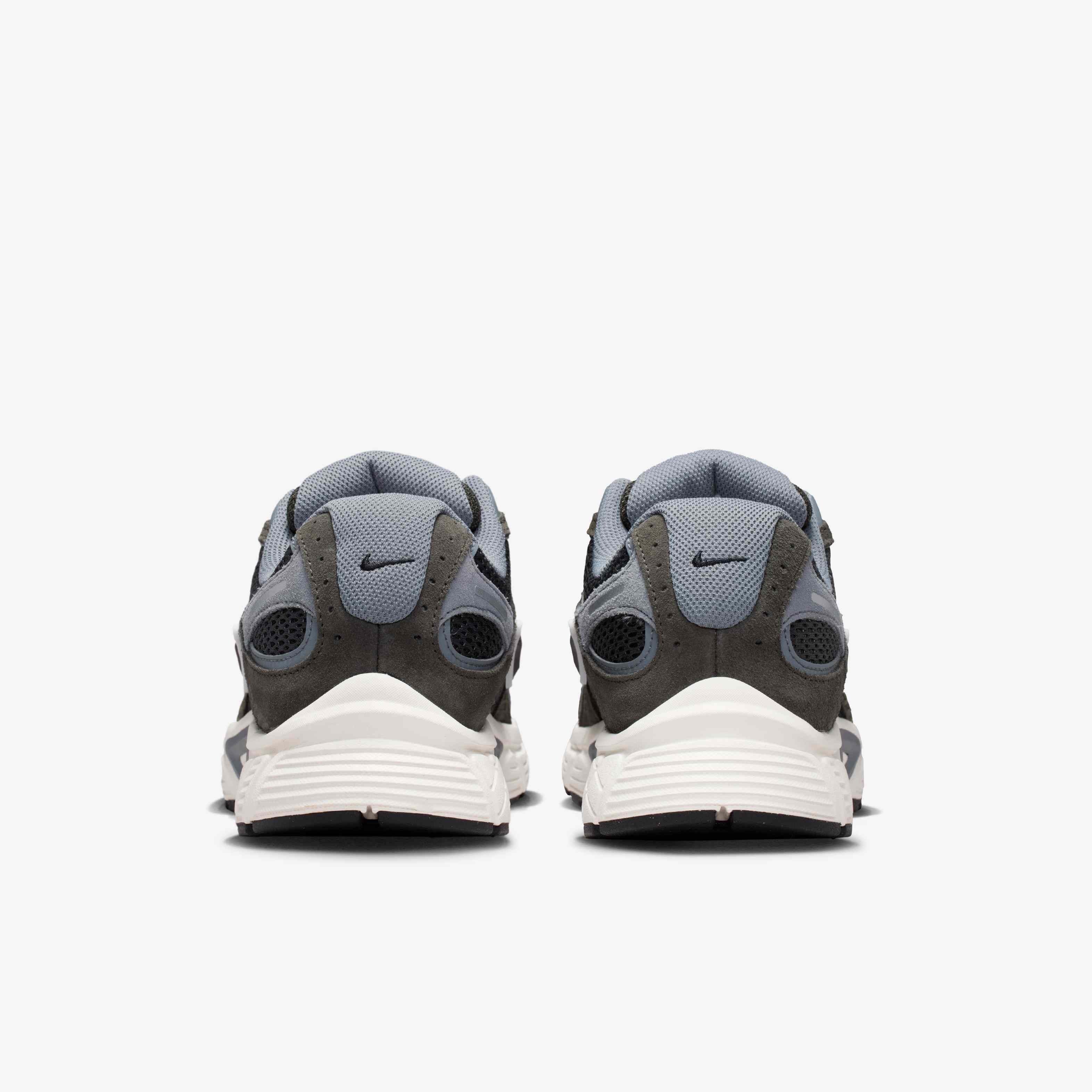Nike V5 RNR Suede image number 5