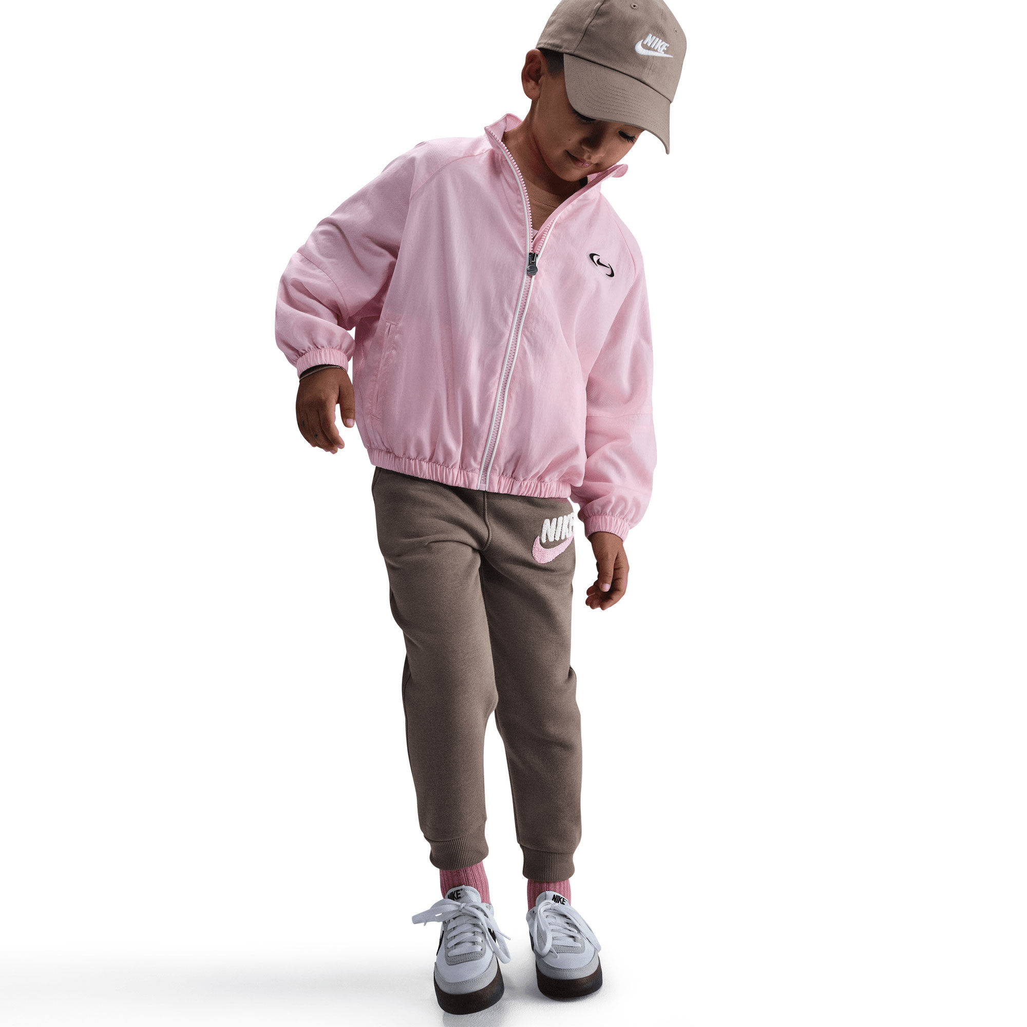 نايكي كلوب image number 6