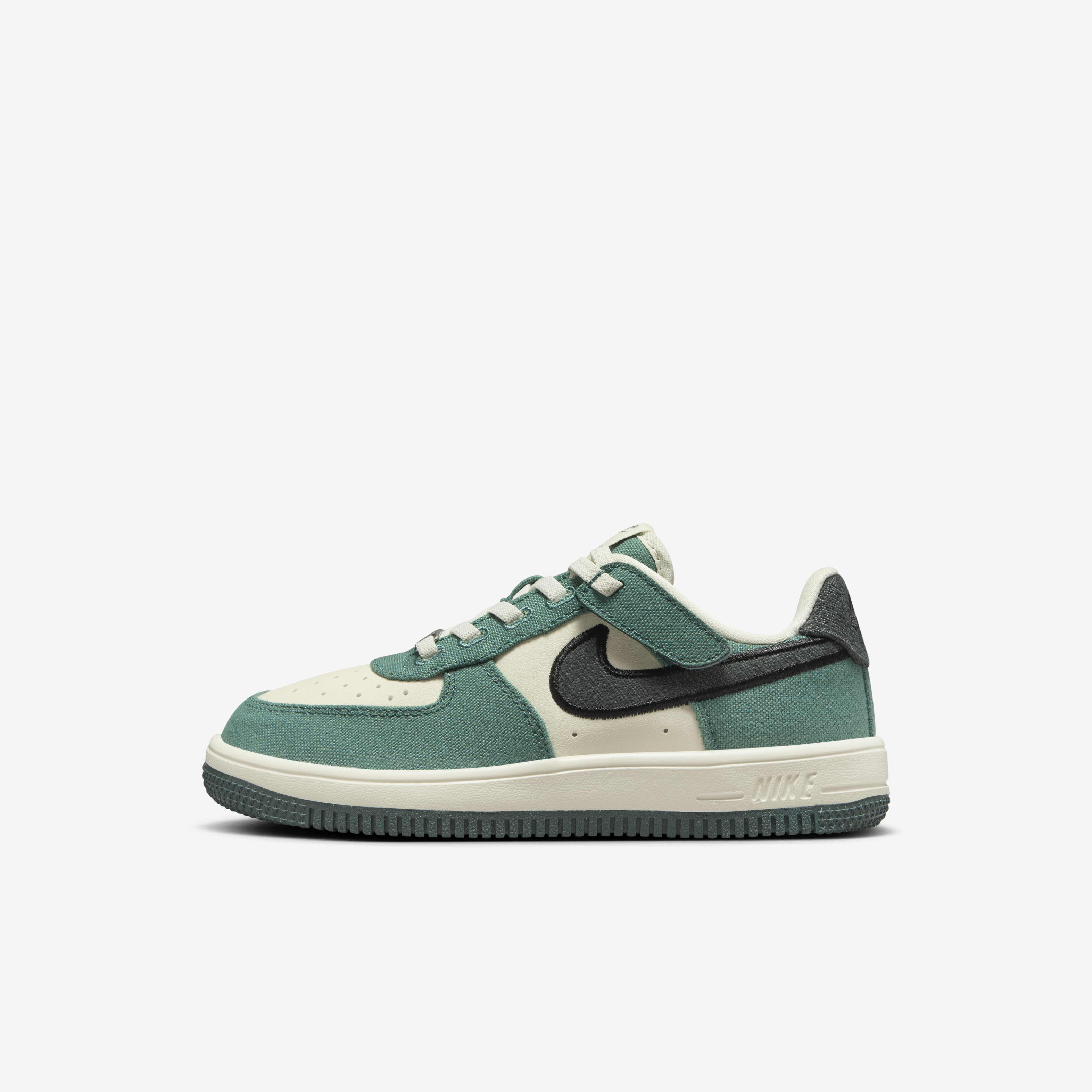 Buy Nike Force 1 LV8 3 EasyOn Younger Kids Shoes Nike Kuwait Official