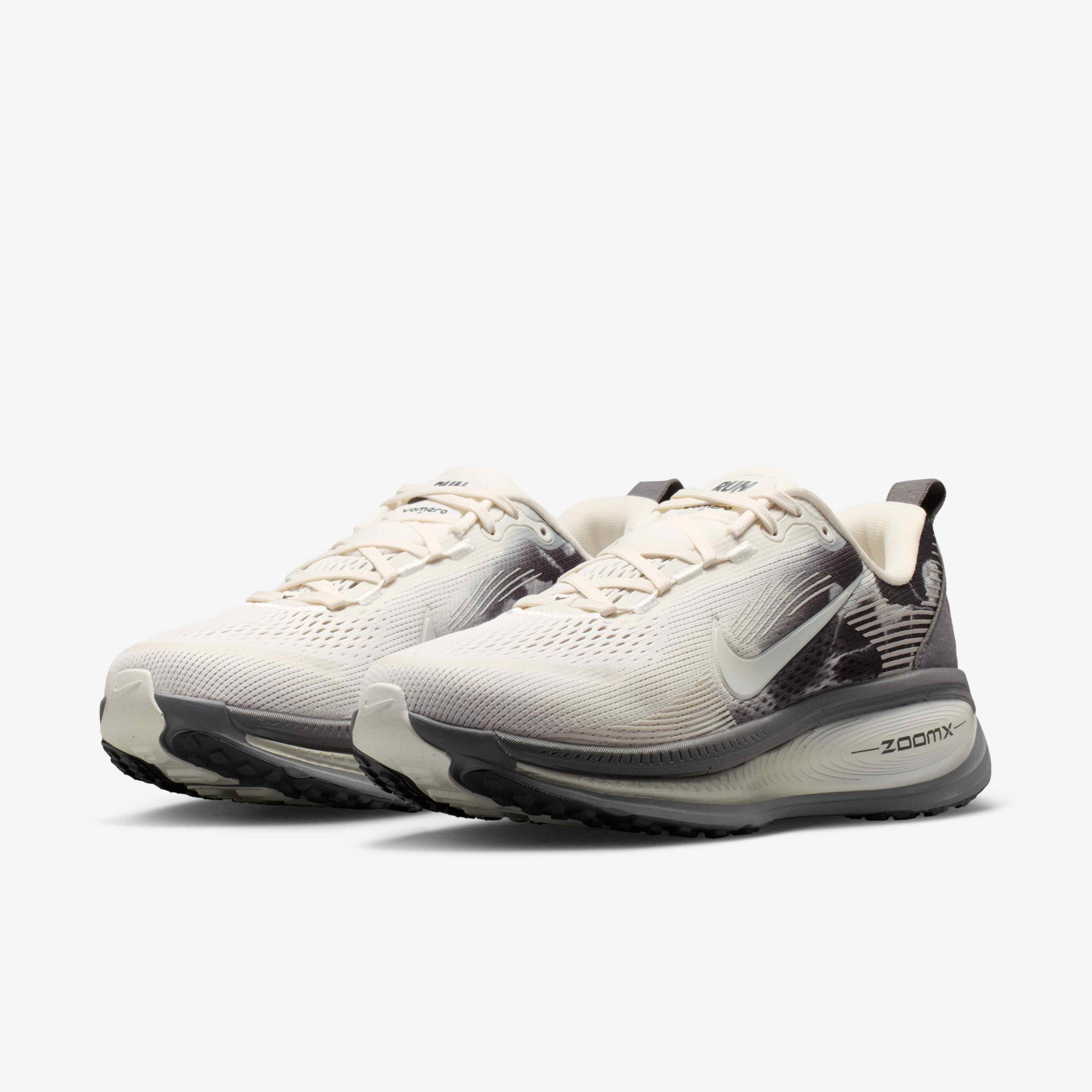 Nike Vomero 18 SE image number 4