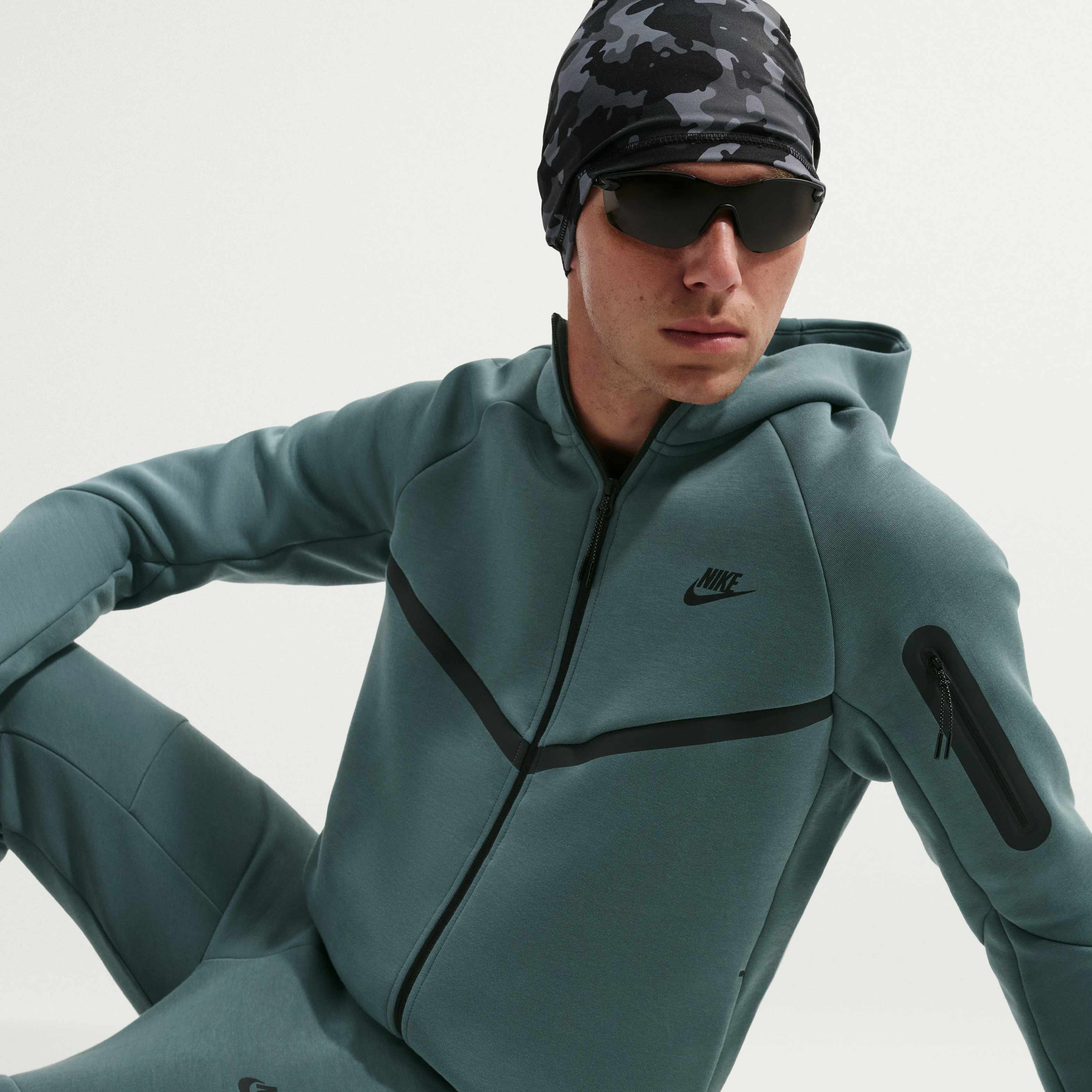 Nike Tech image number 2