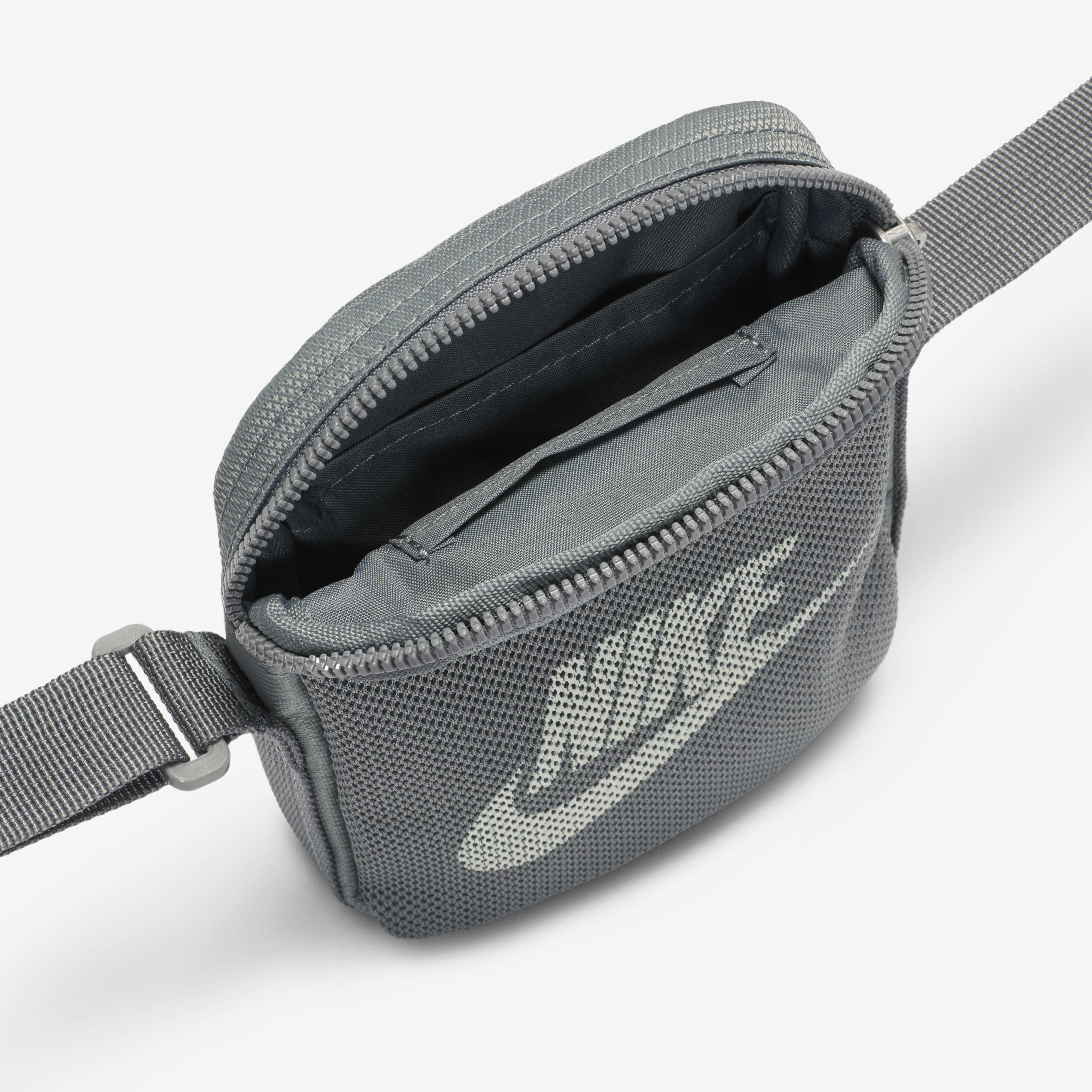 Nike heritage sling bag original price cheap
