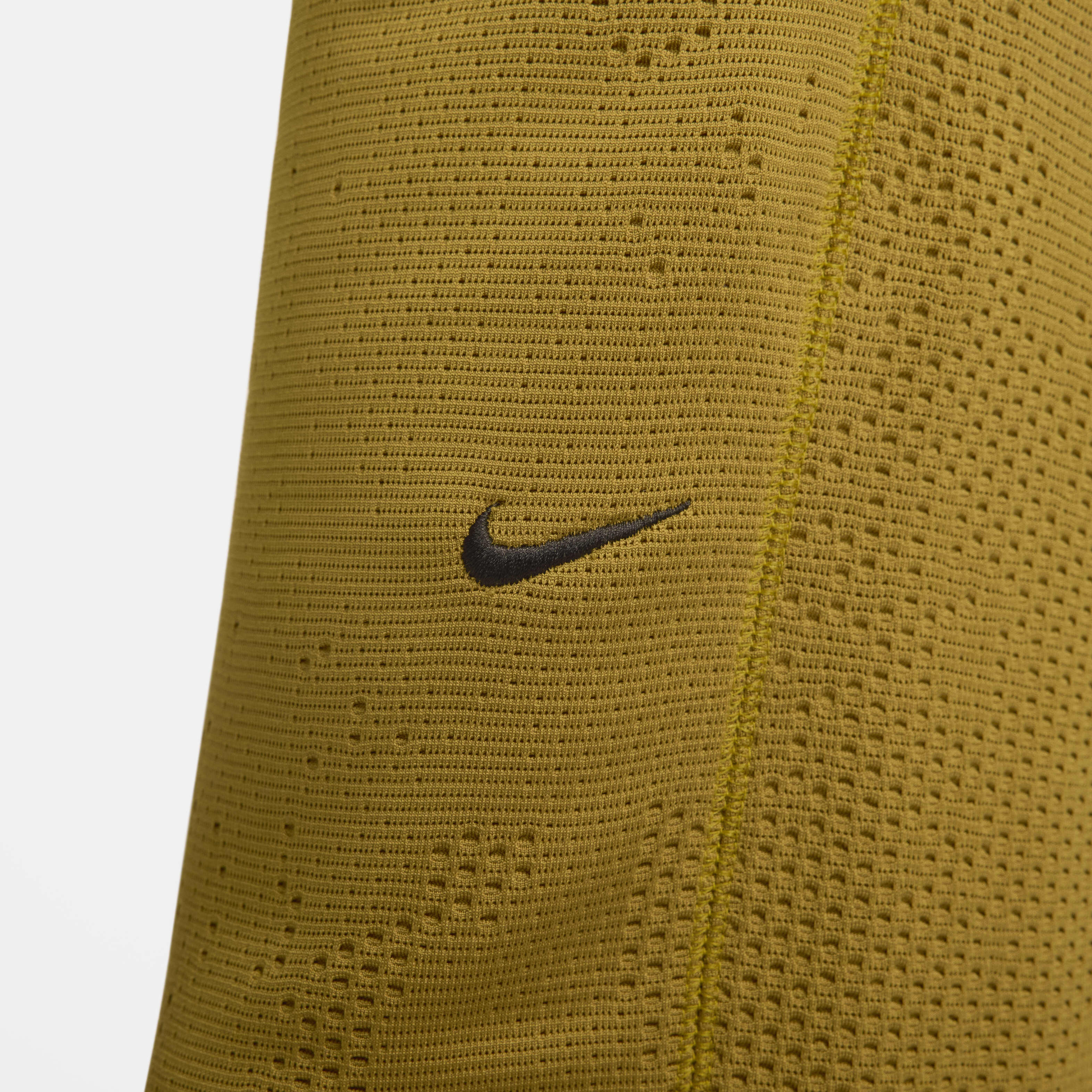 Nike APS image number 4