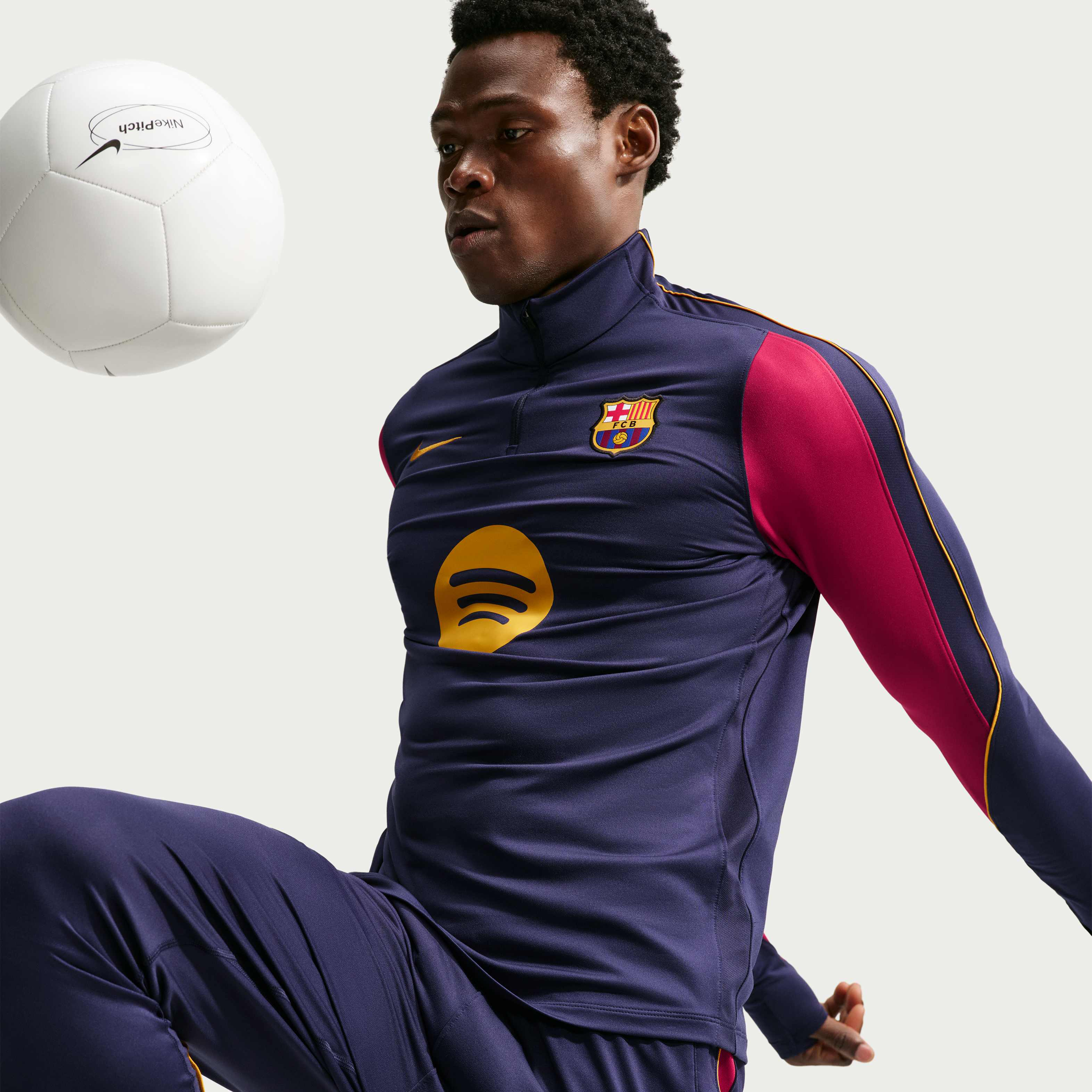 F.C. Barcelona Strike image number 7