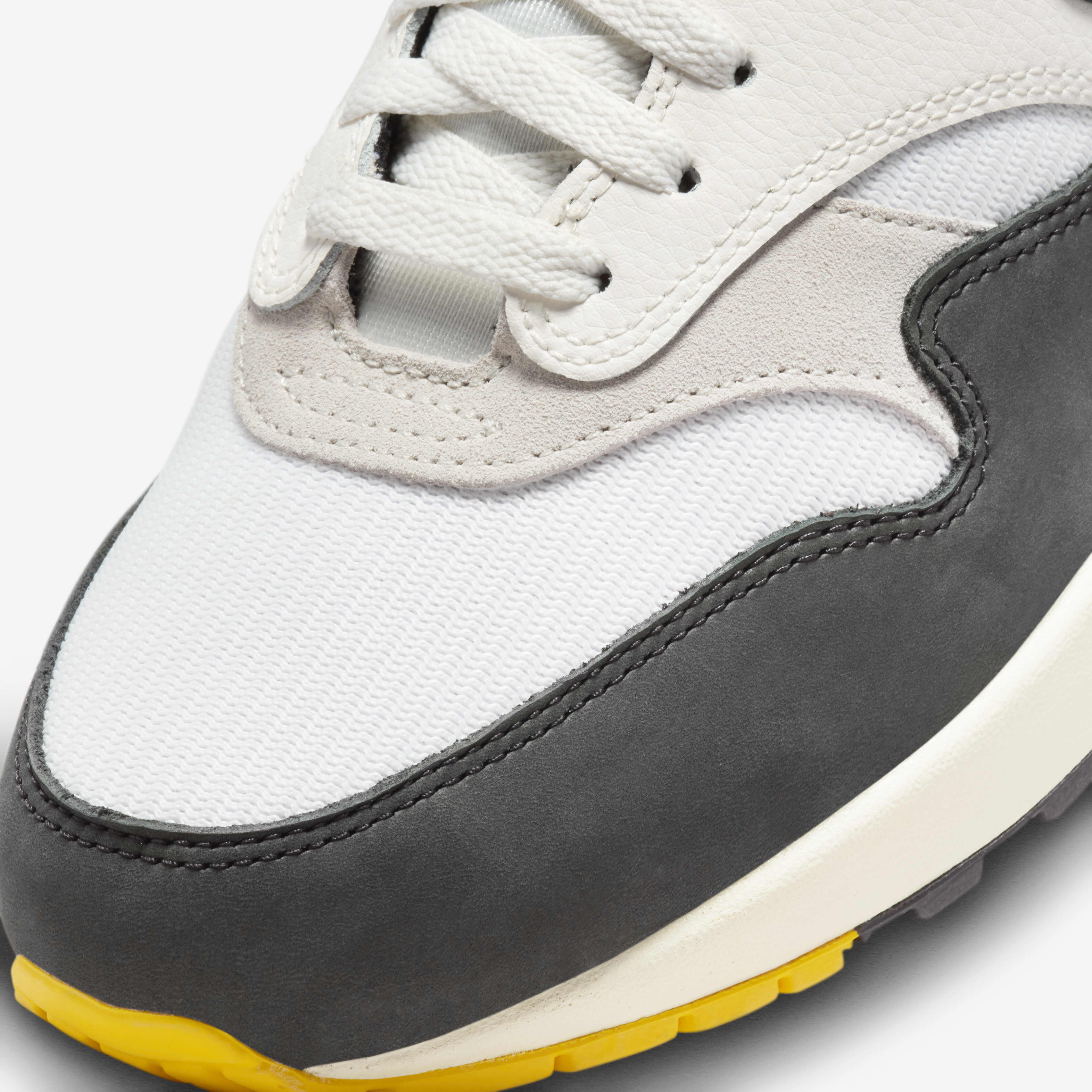 اير ماكس 1 image number 6