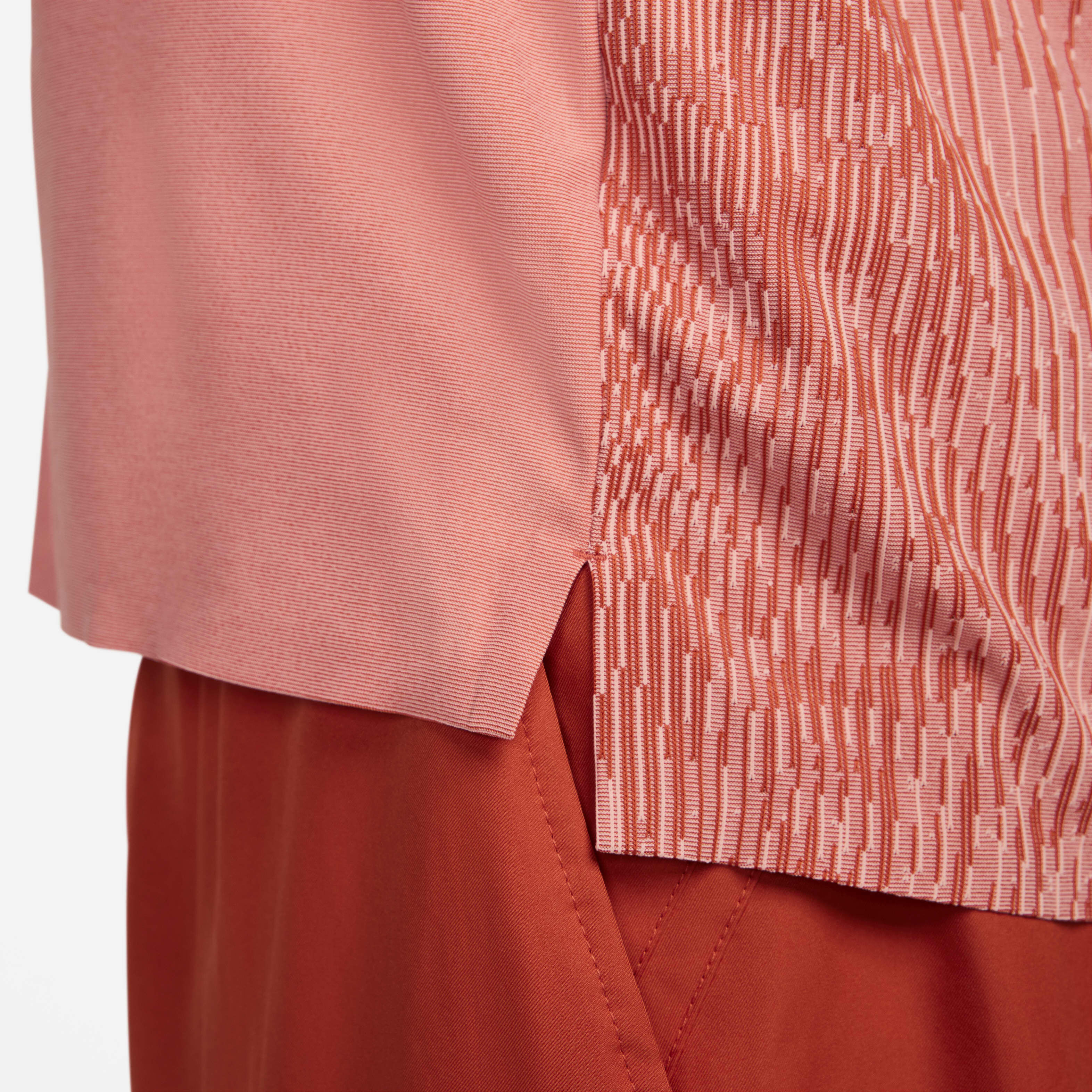 نايكي سلام image number 4