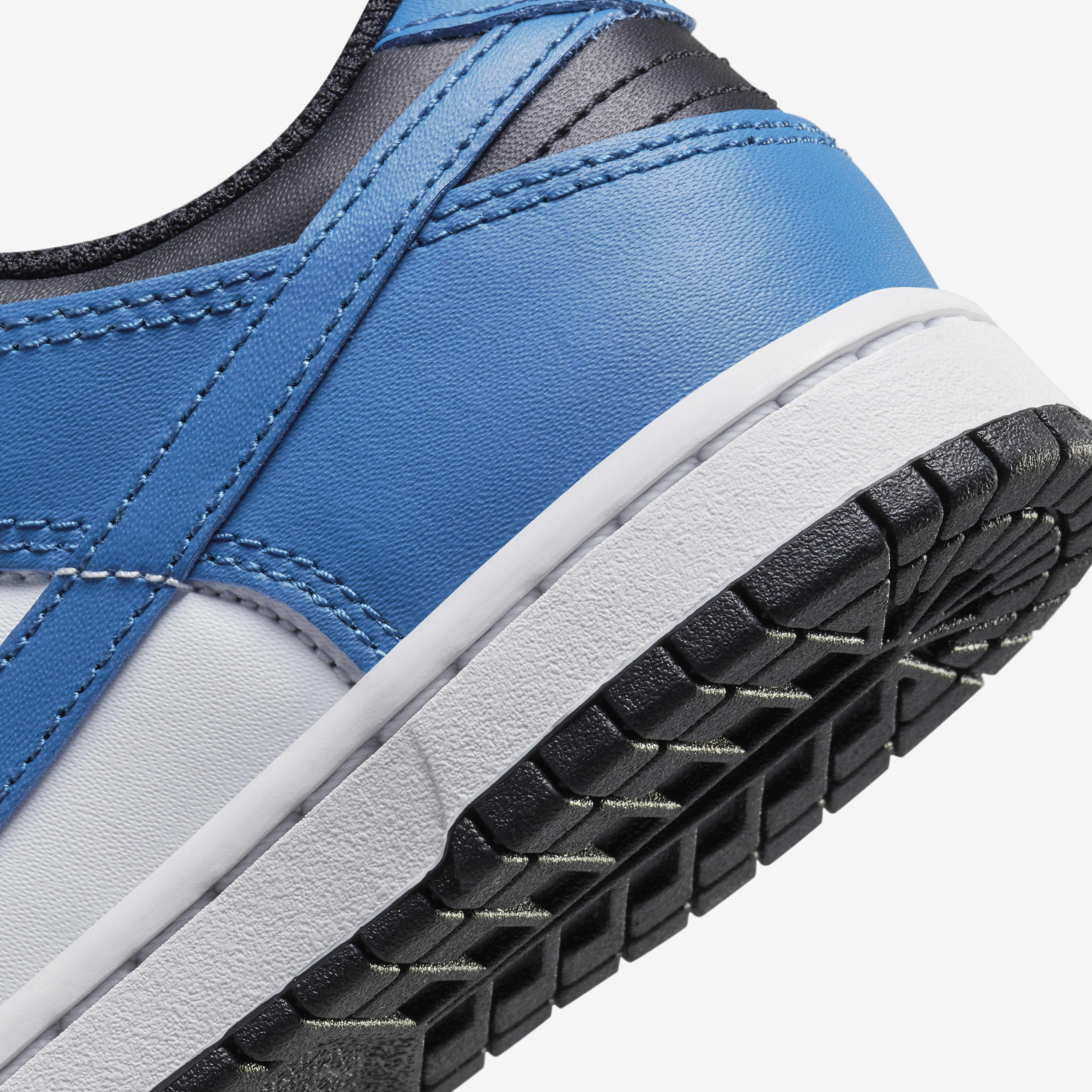 Nike Dunk Low image number 7