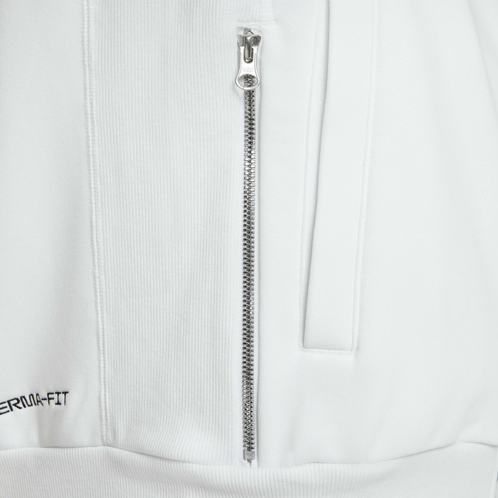 LeBron Standard Issue image number 7 LeBron Standard Issue image number 7