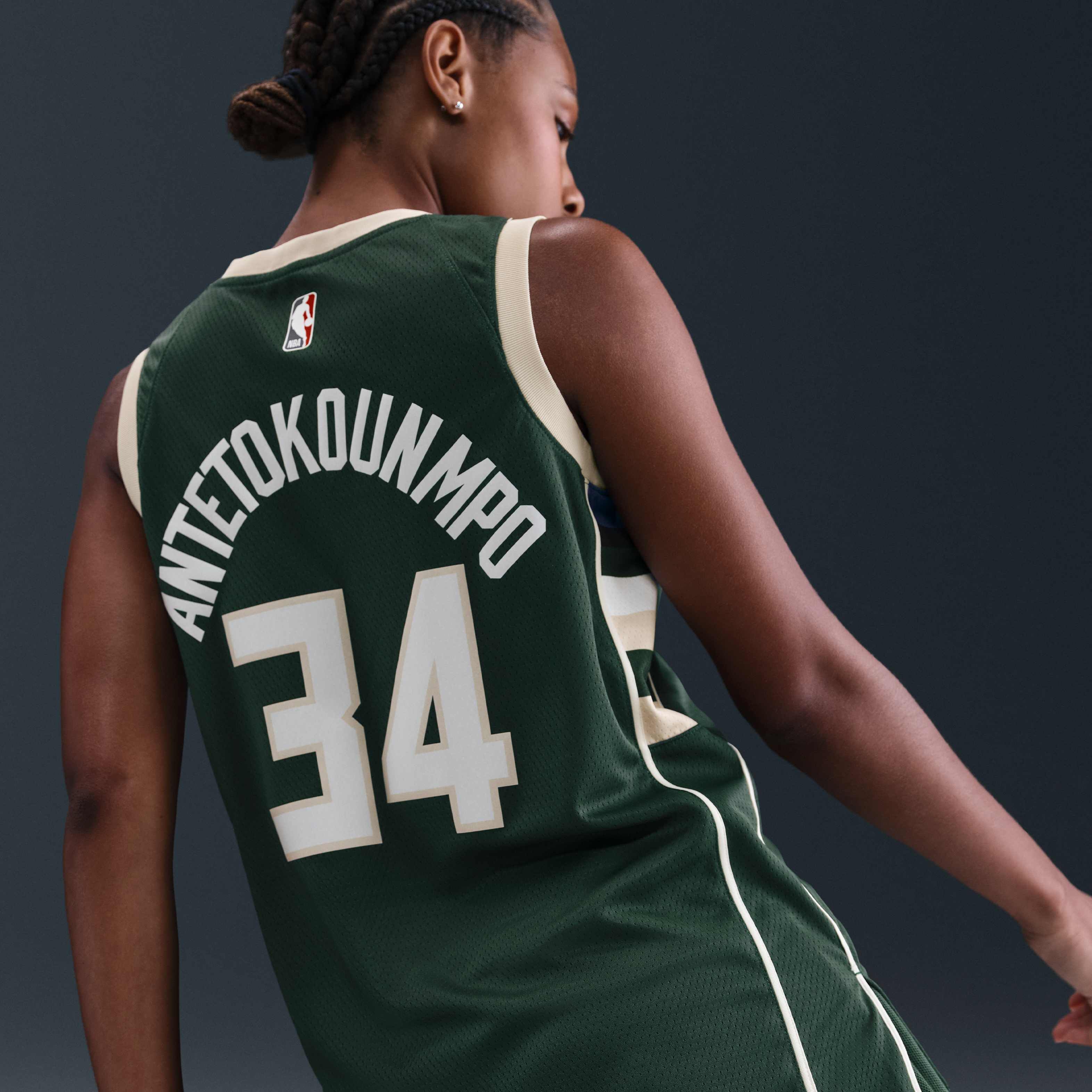 Milwaukee Bucks Icon Edition image number 3