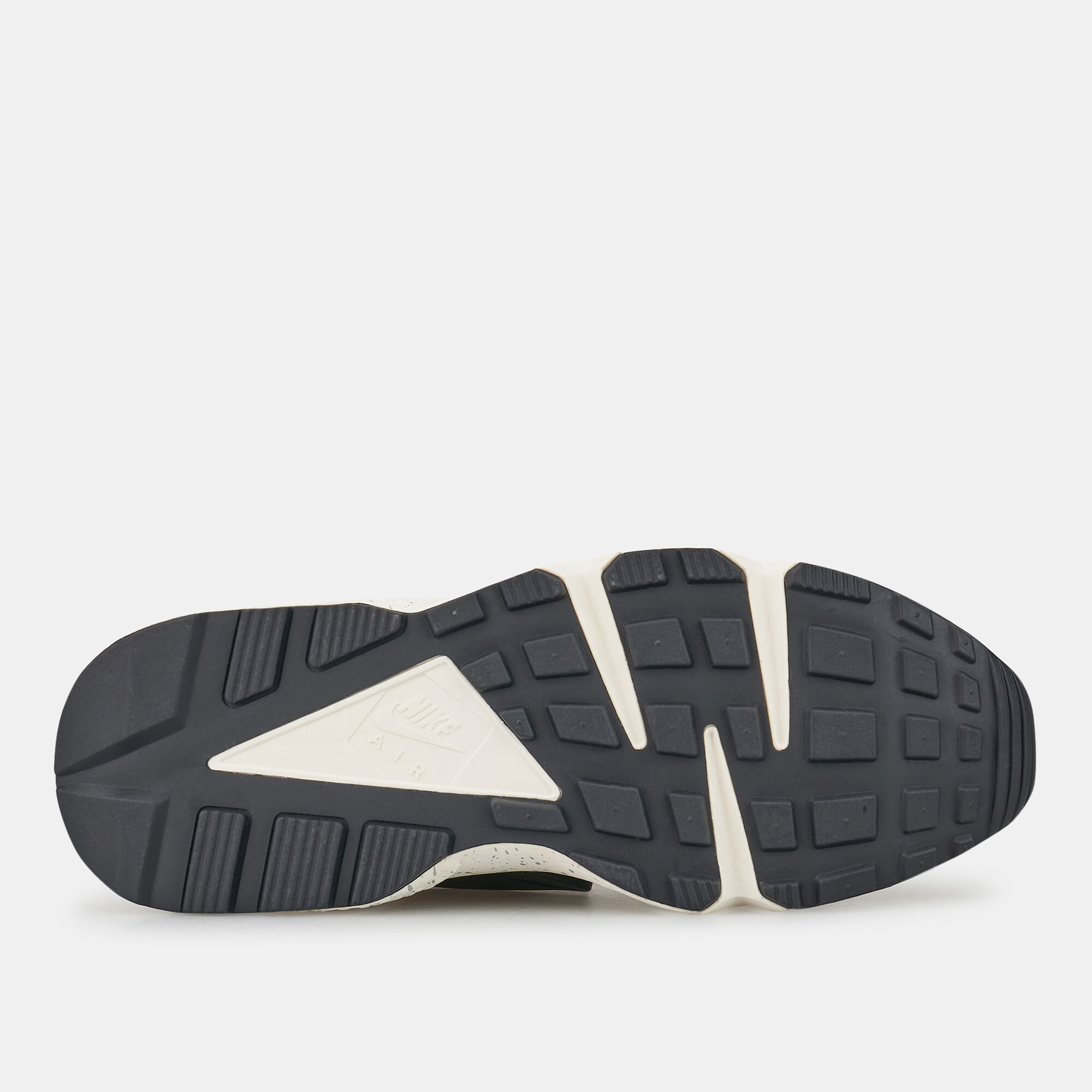 Men's Air Huarache Shoe image number 3