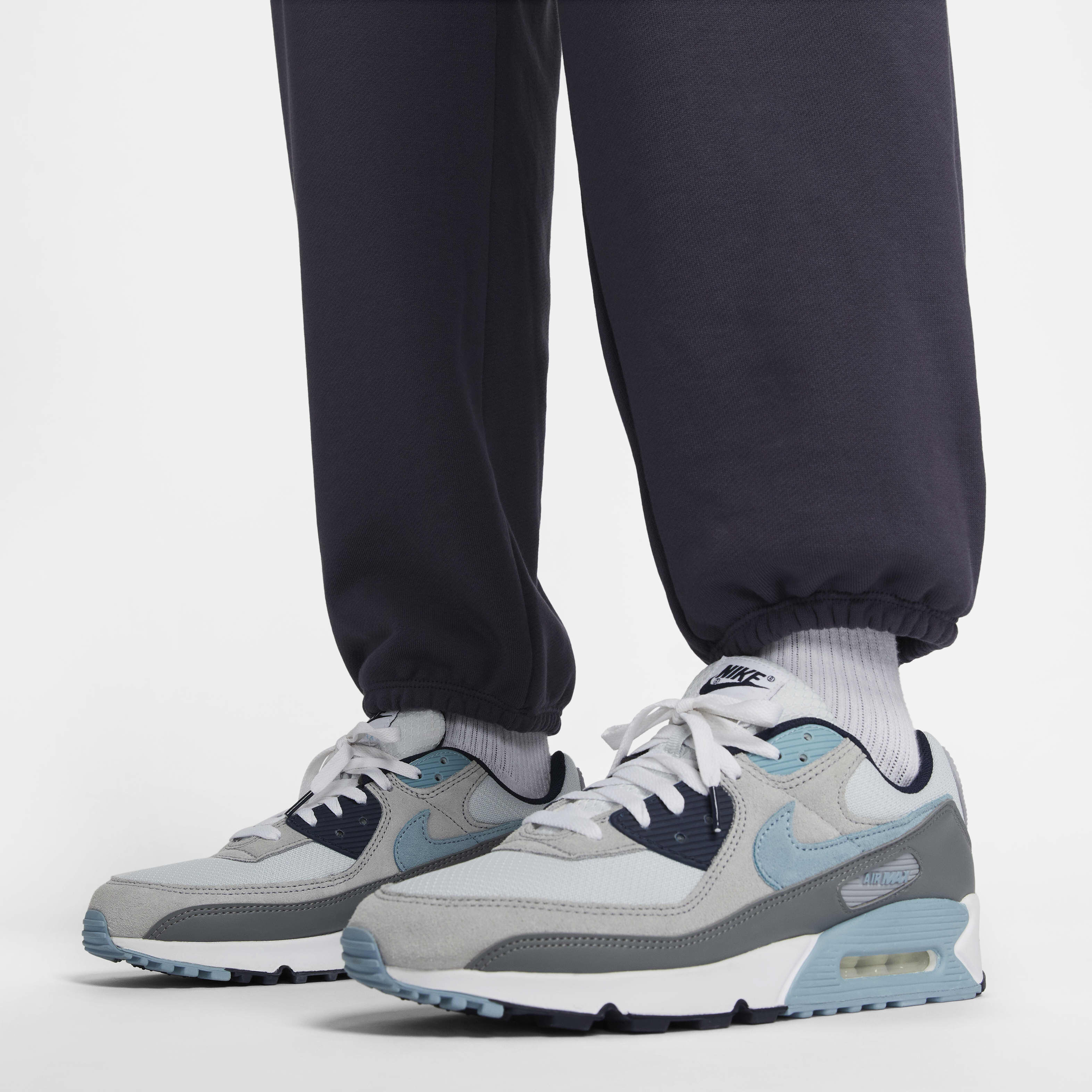 Nike Sportswear Circa image number 4